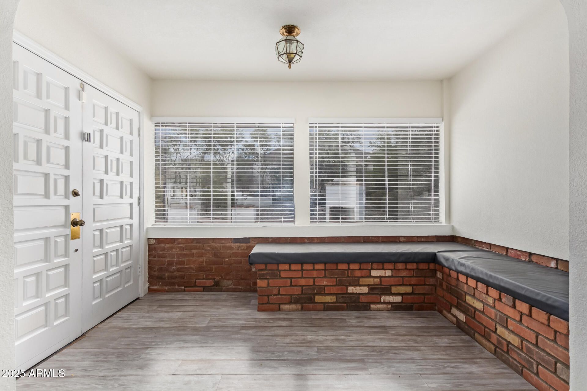 5401 E EXETER Boulevard