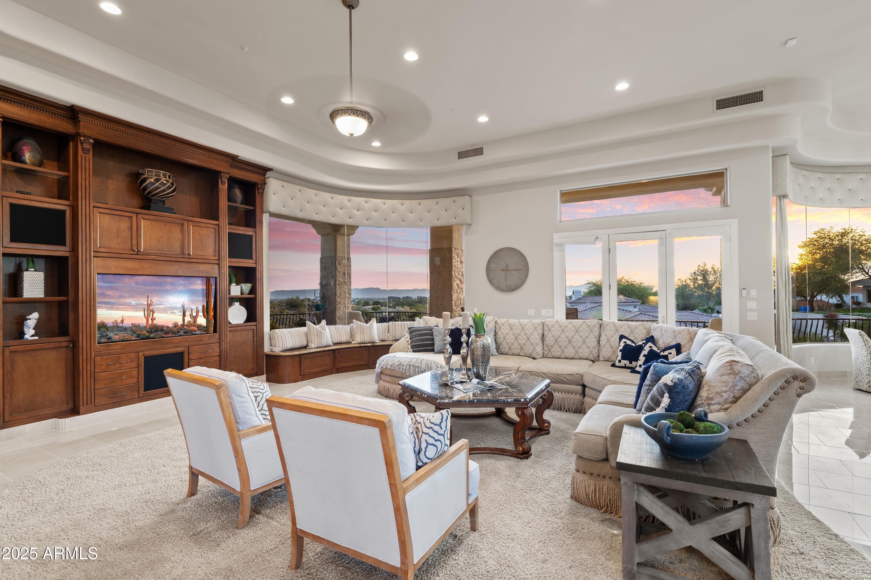 6621 N ARIZONA BILTMORE Circle