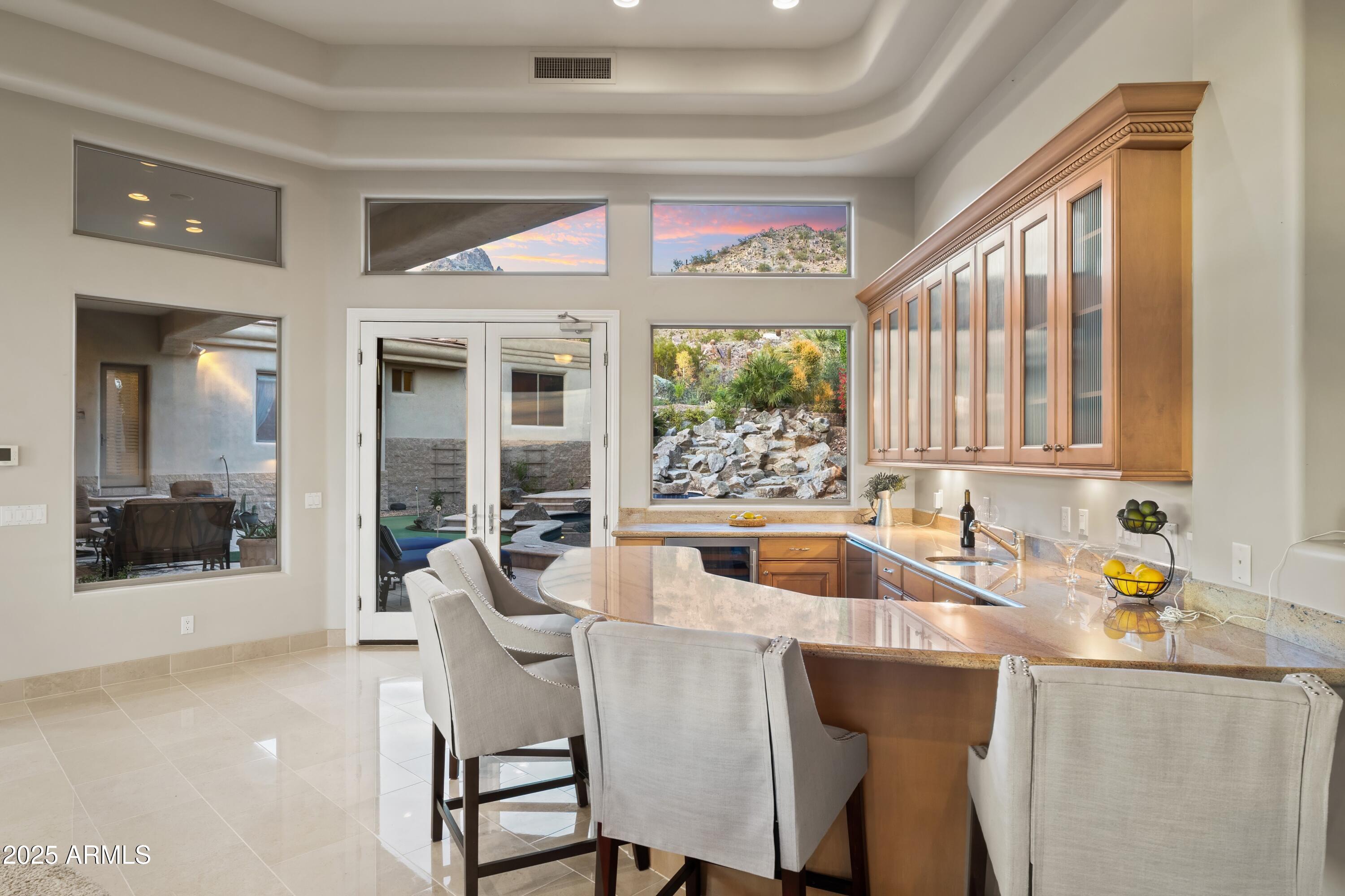 6621 N ARIZONA BILTMORE Circle