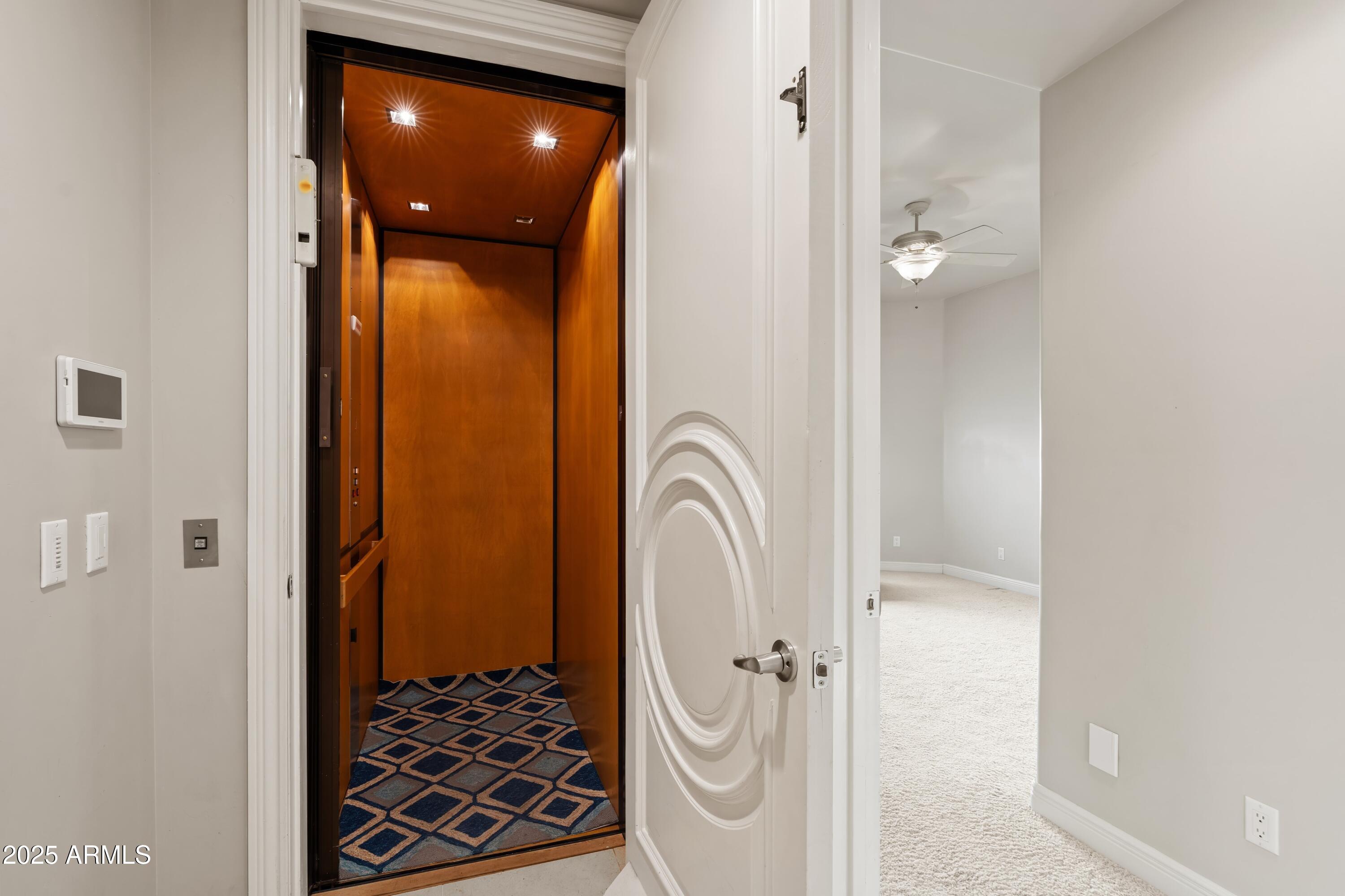 6621 N ARIZONA BILTMORE Circle