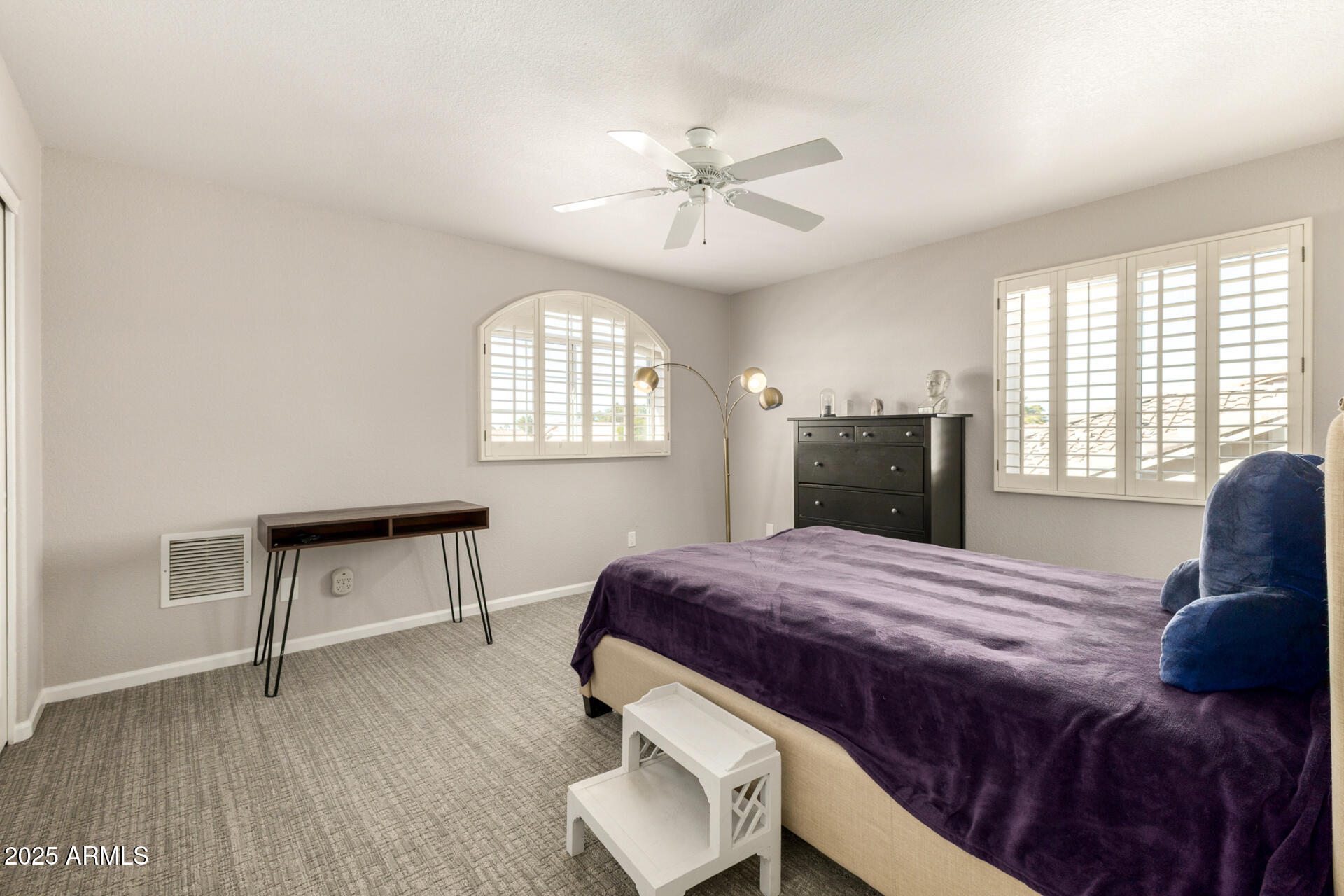 5733 S AMBERWOOD Drive