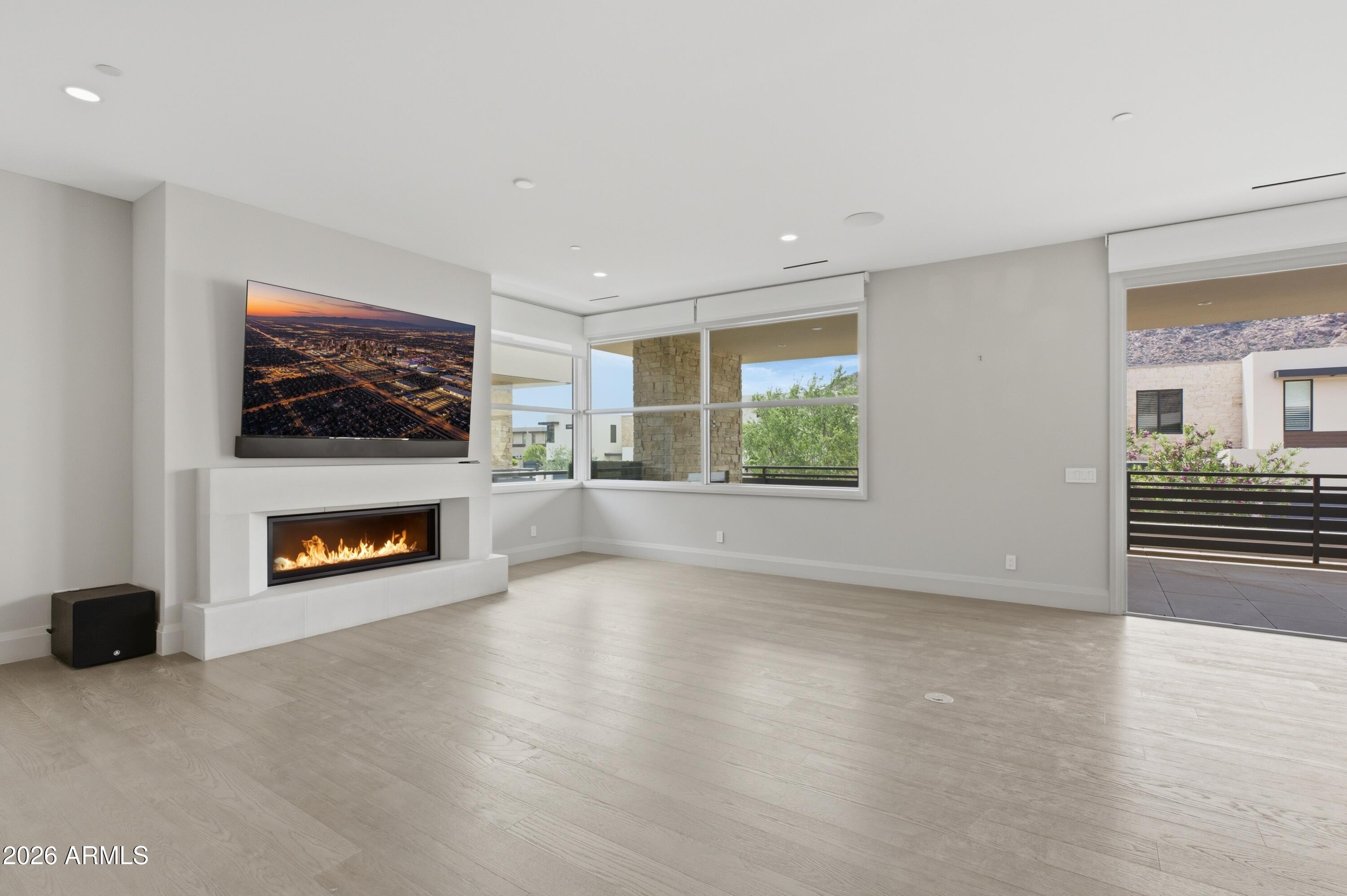 5541 E STELLA Lane