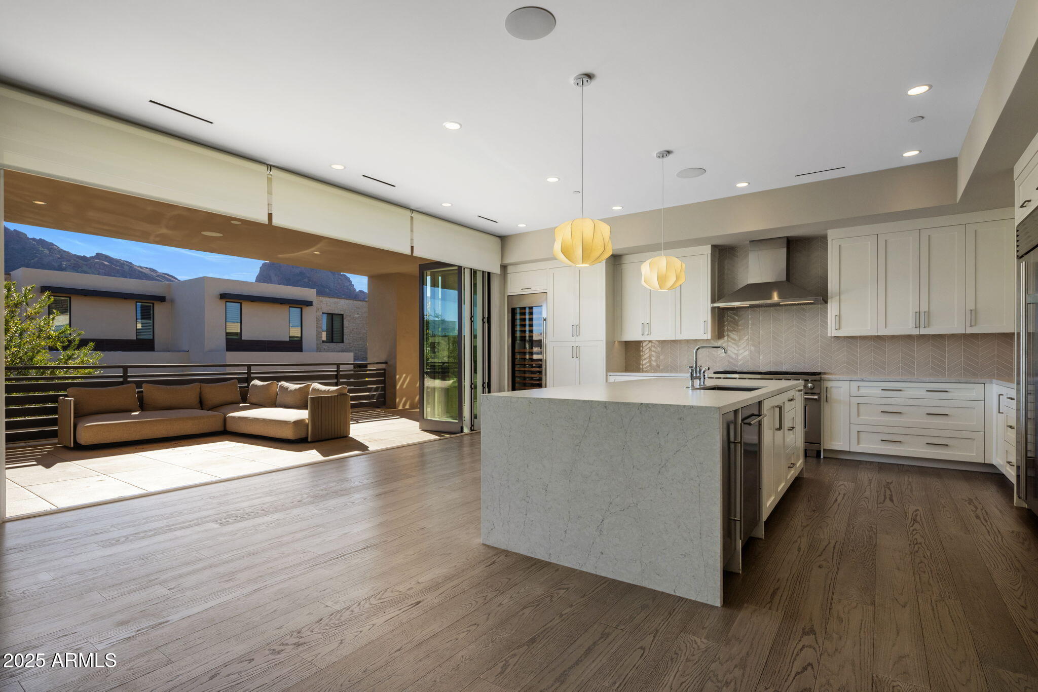 5541 E STELLA Lane