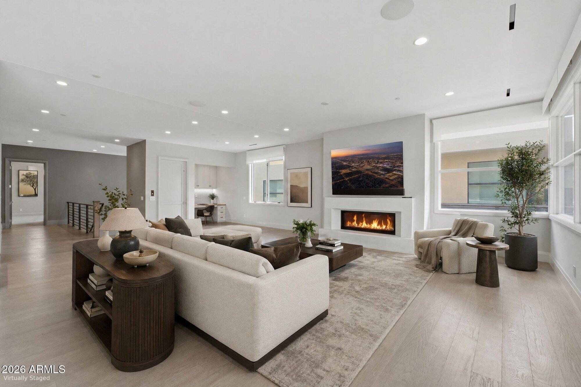 5541 E STELLA Lane