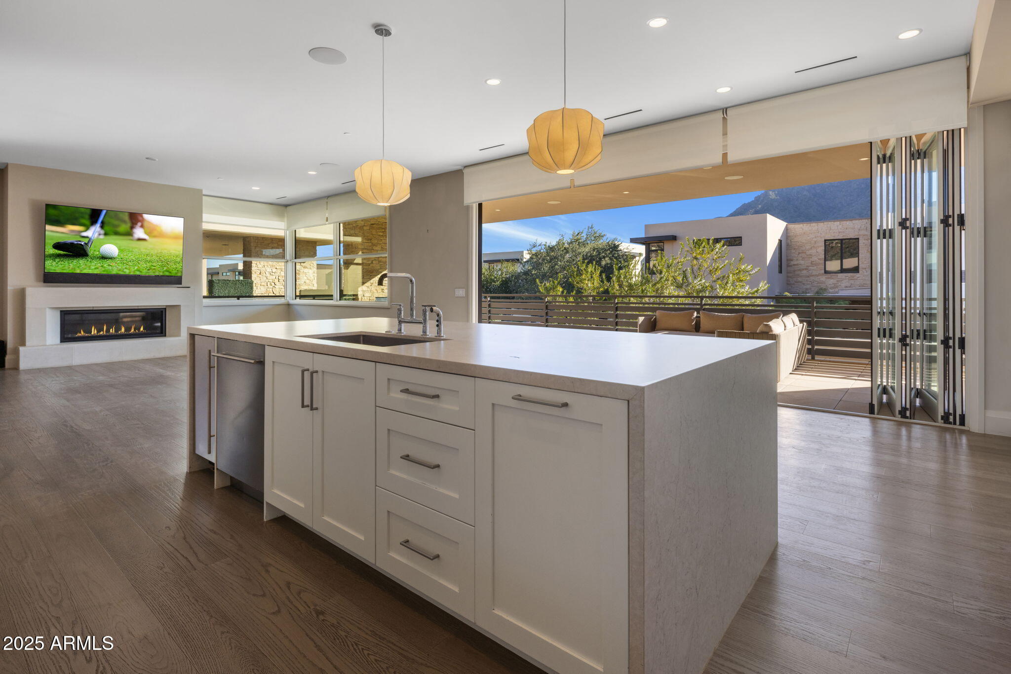 5541 E STELLA Lane