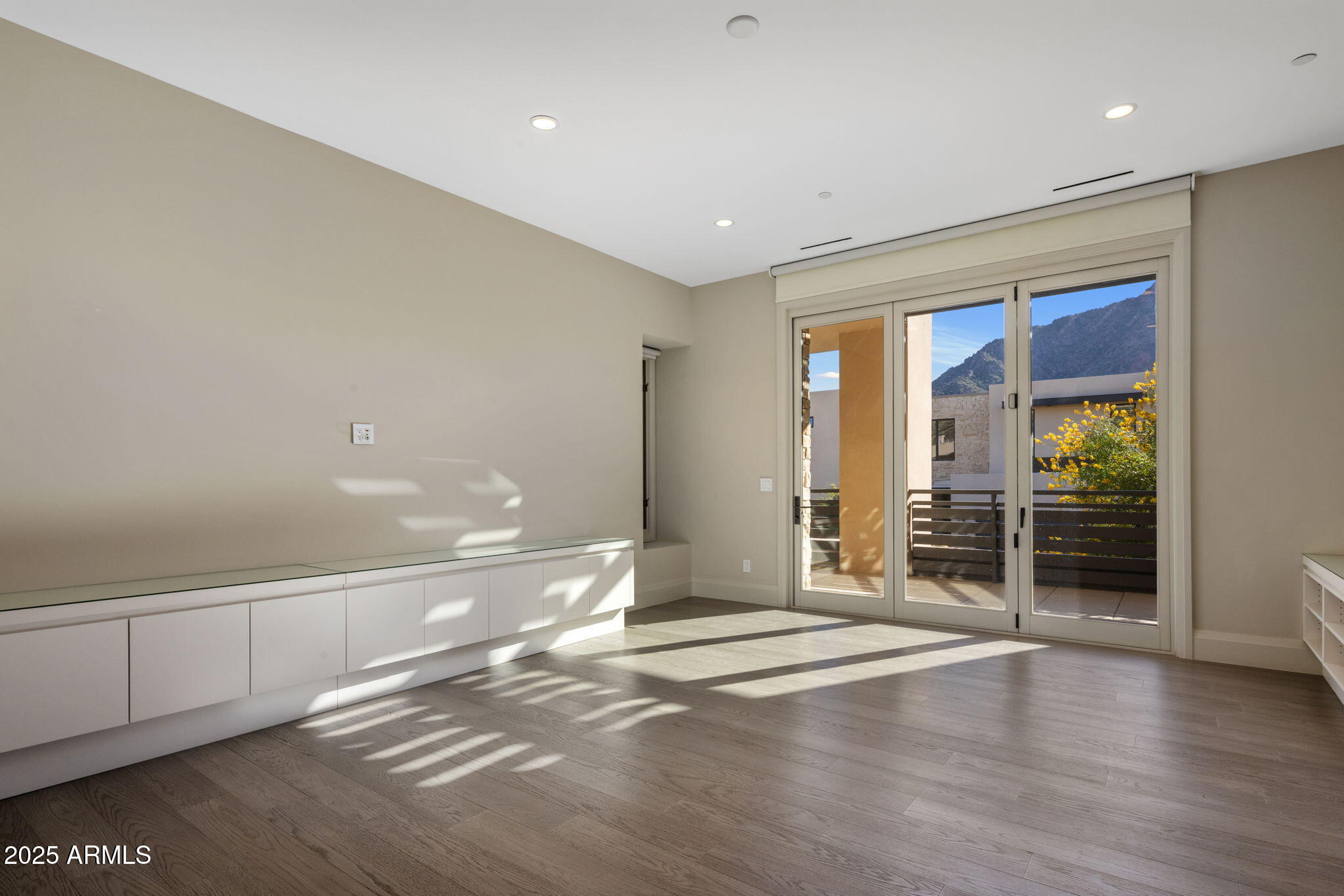 5541 E STELLA Lane