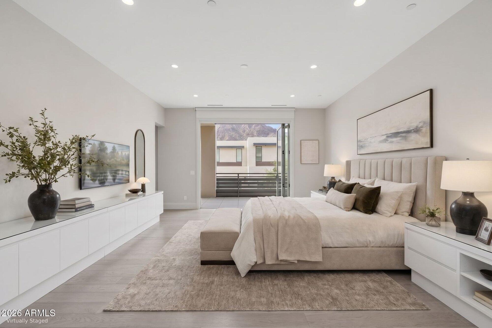 5541 E STELLA Lane