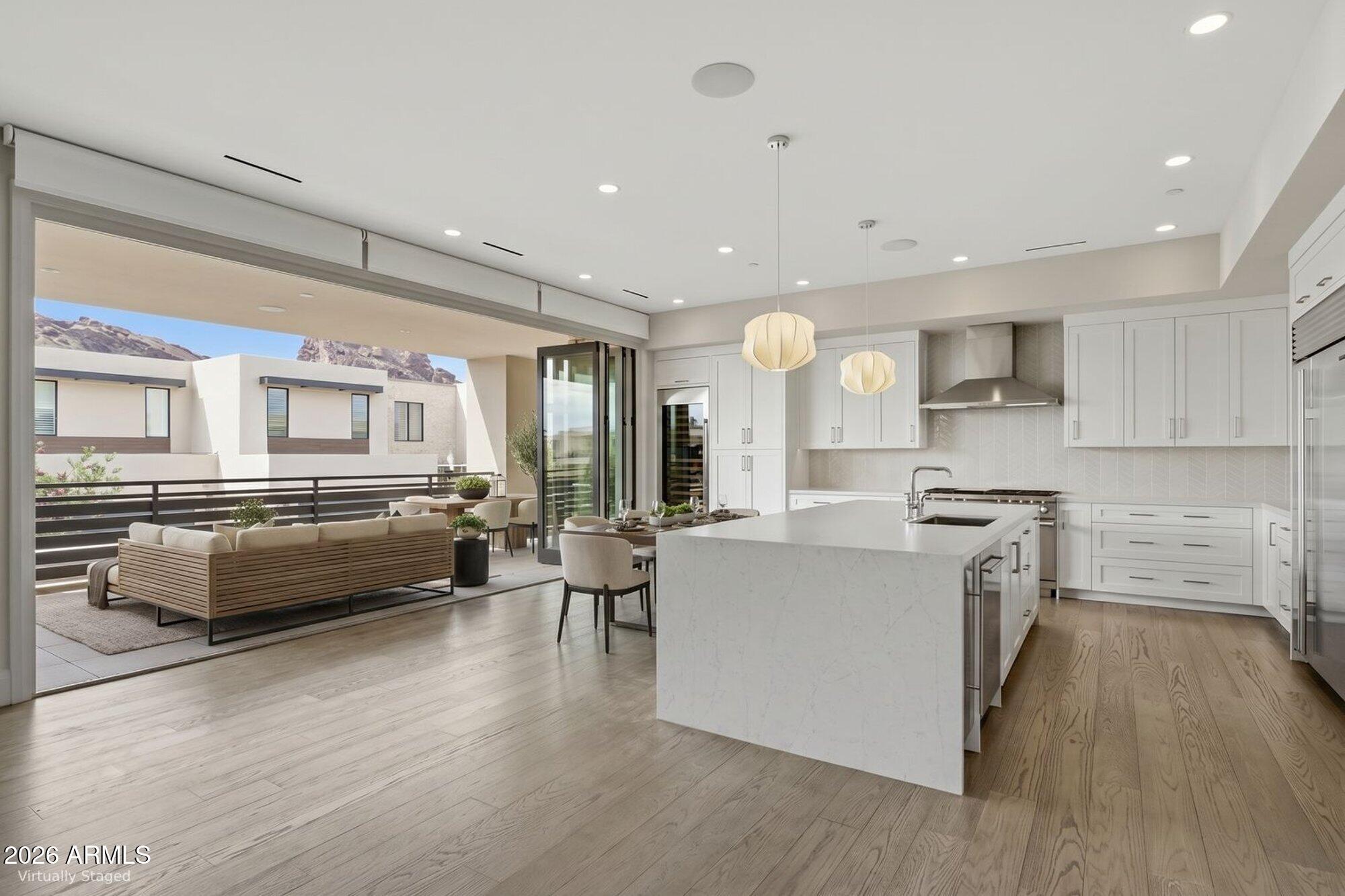 5541 E STELLA Lane