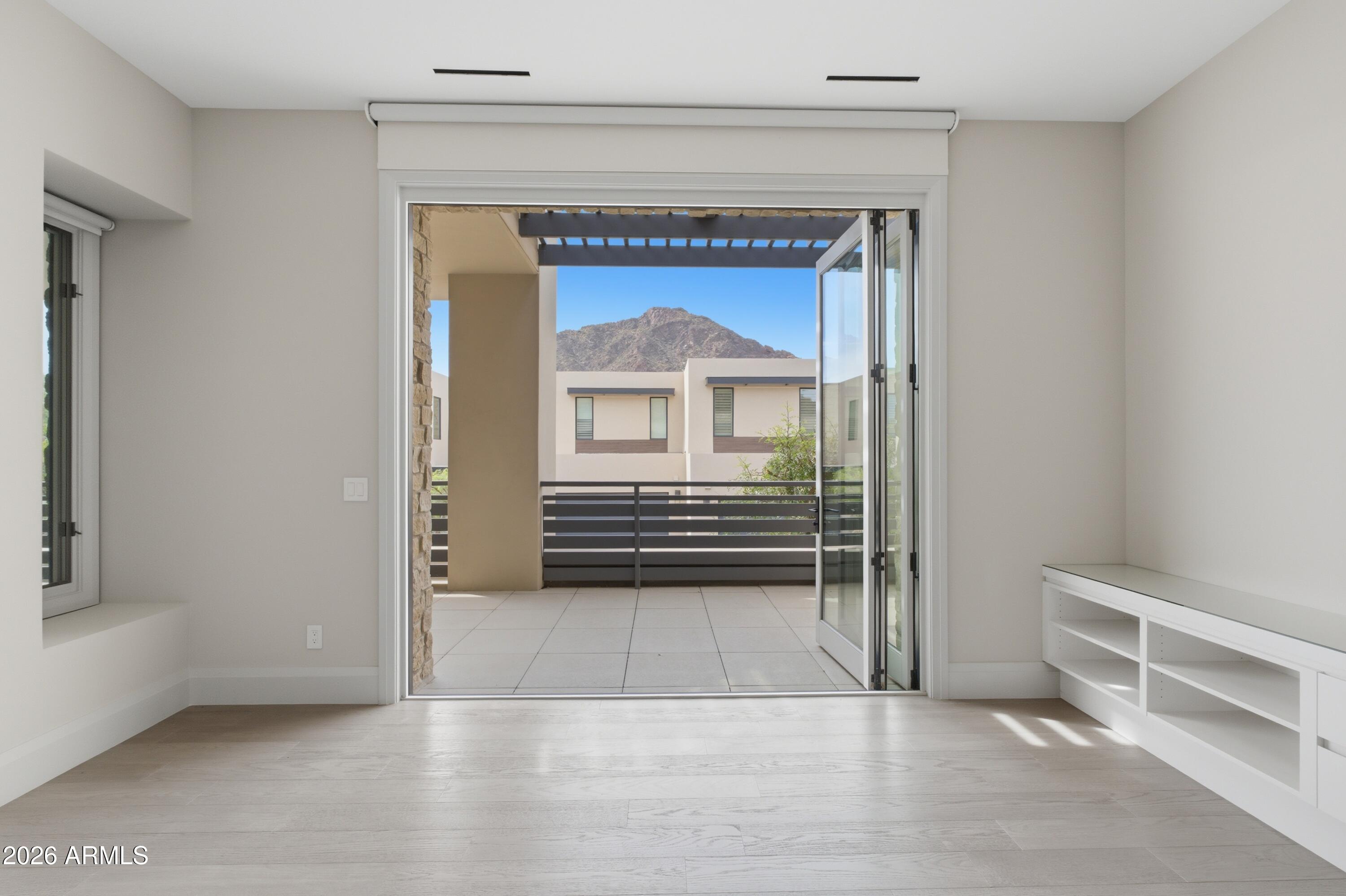 5541 E STELLA Lane