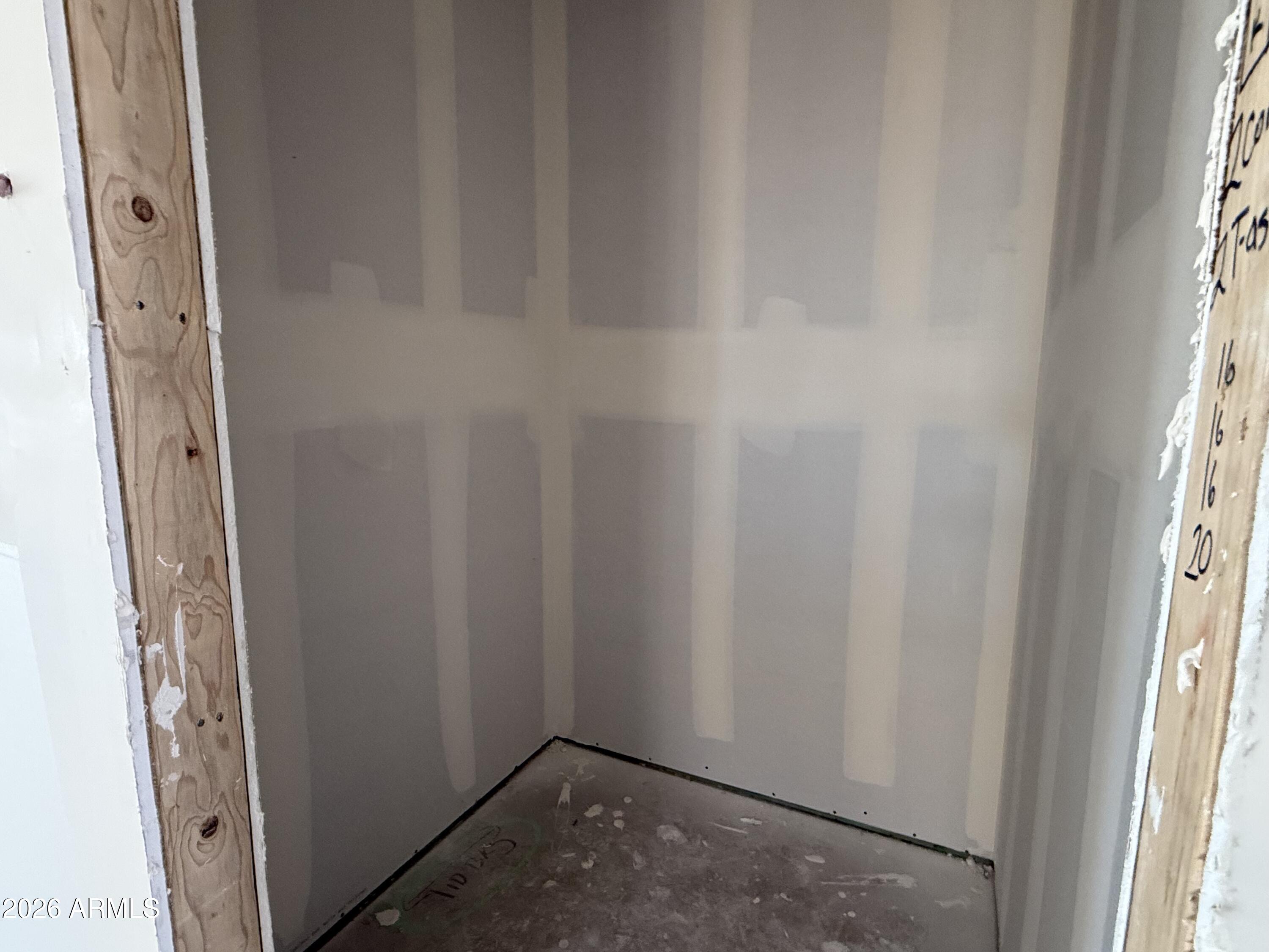 9537 W TAMARISK Avenue