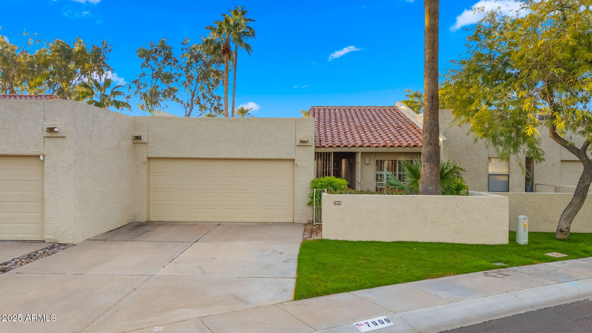7909 E BONITA Drive