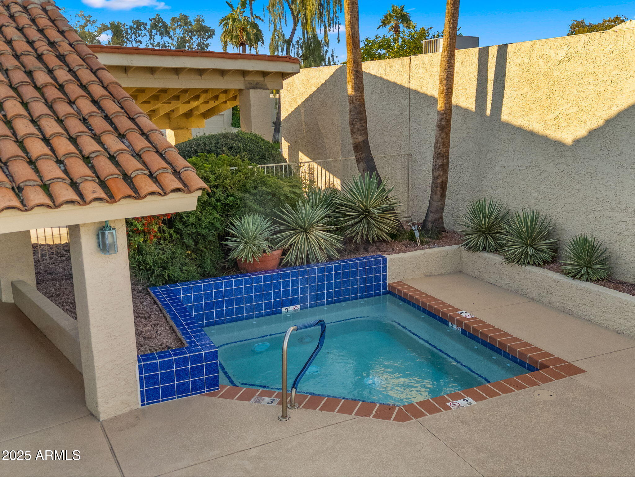7909 E BONITA Drive