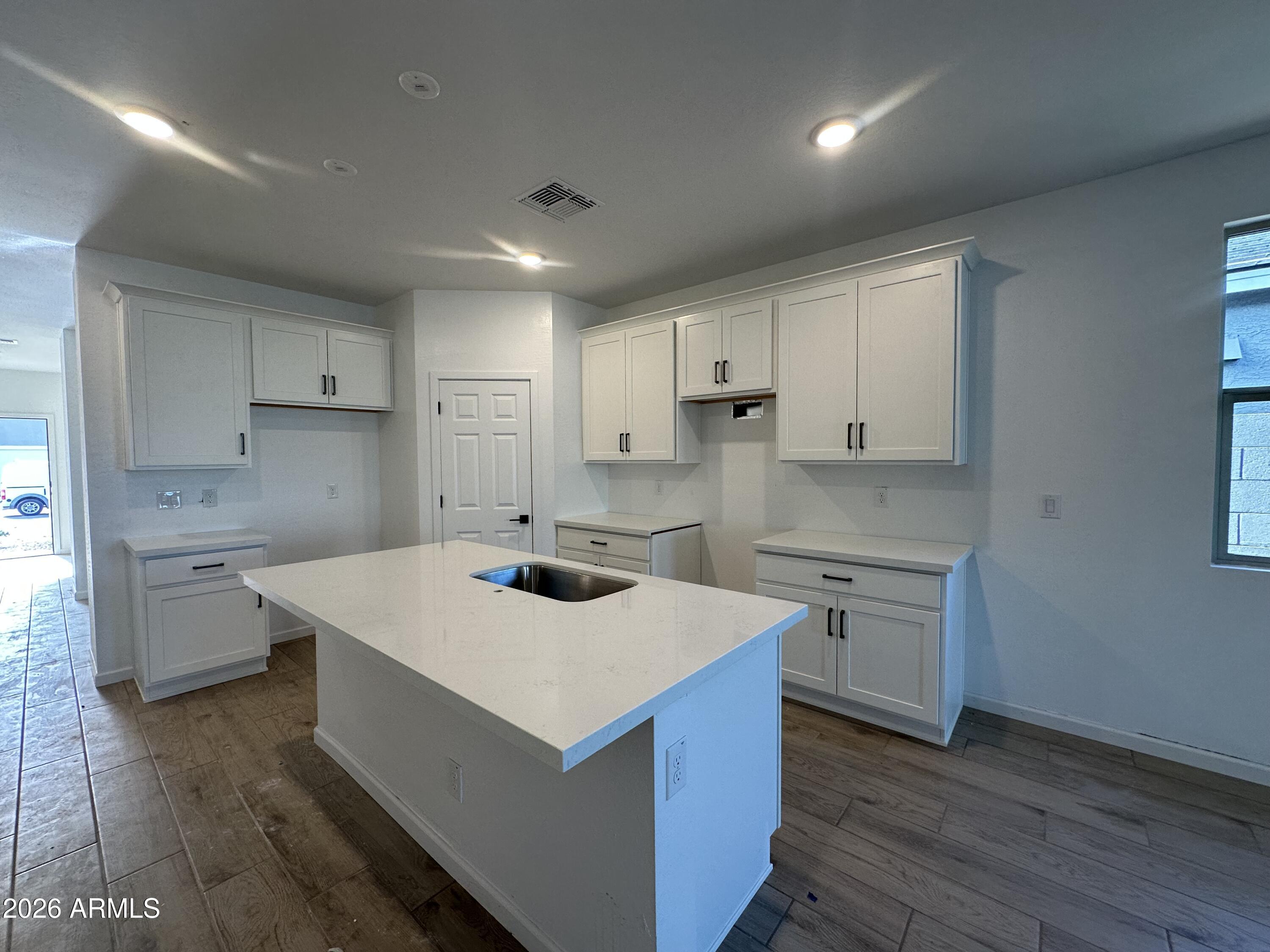 47664 W KENNER Drive