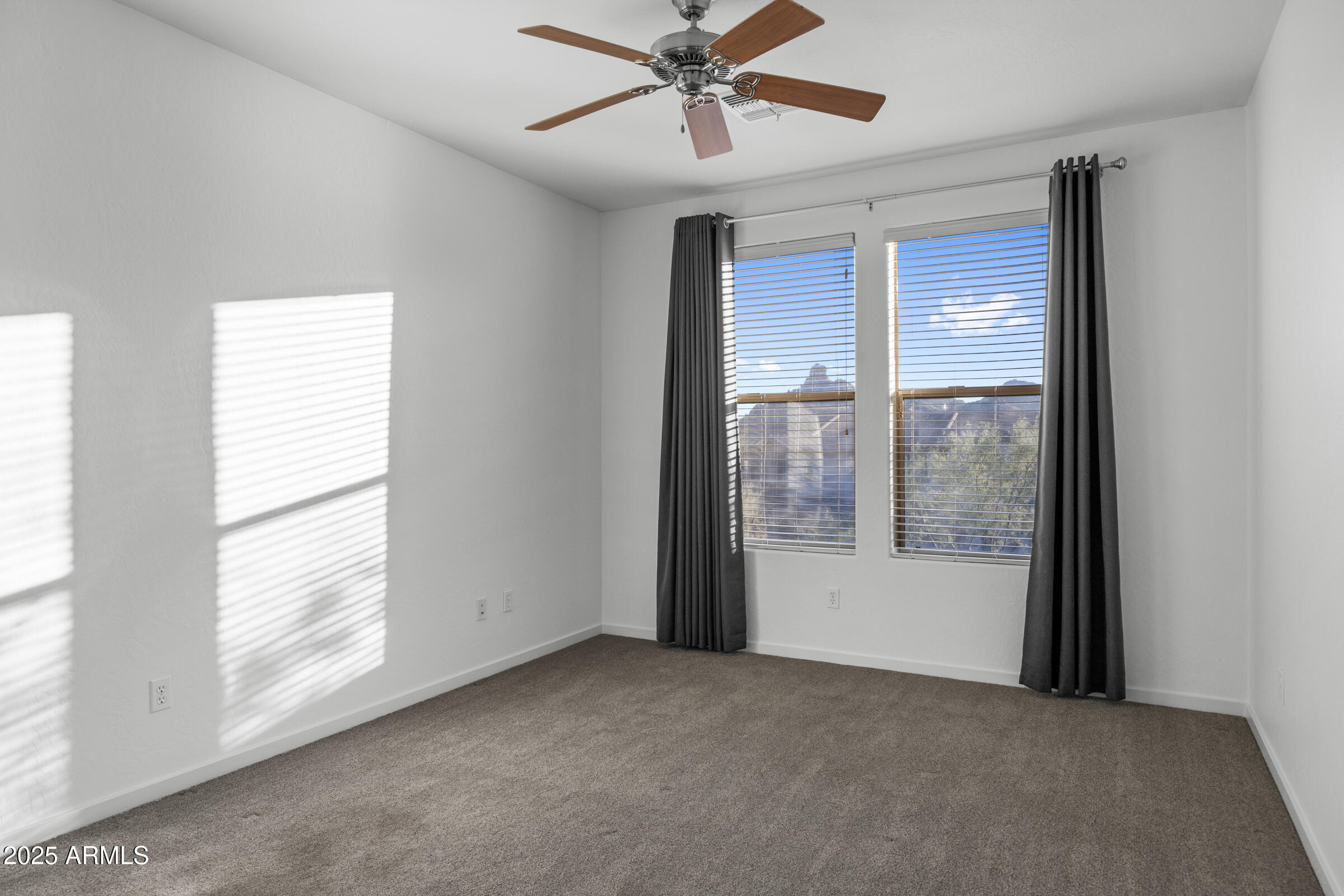 10260 E WHITE FEATHER Lane E 2015