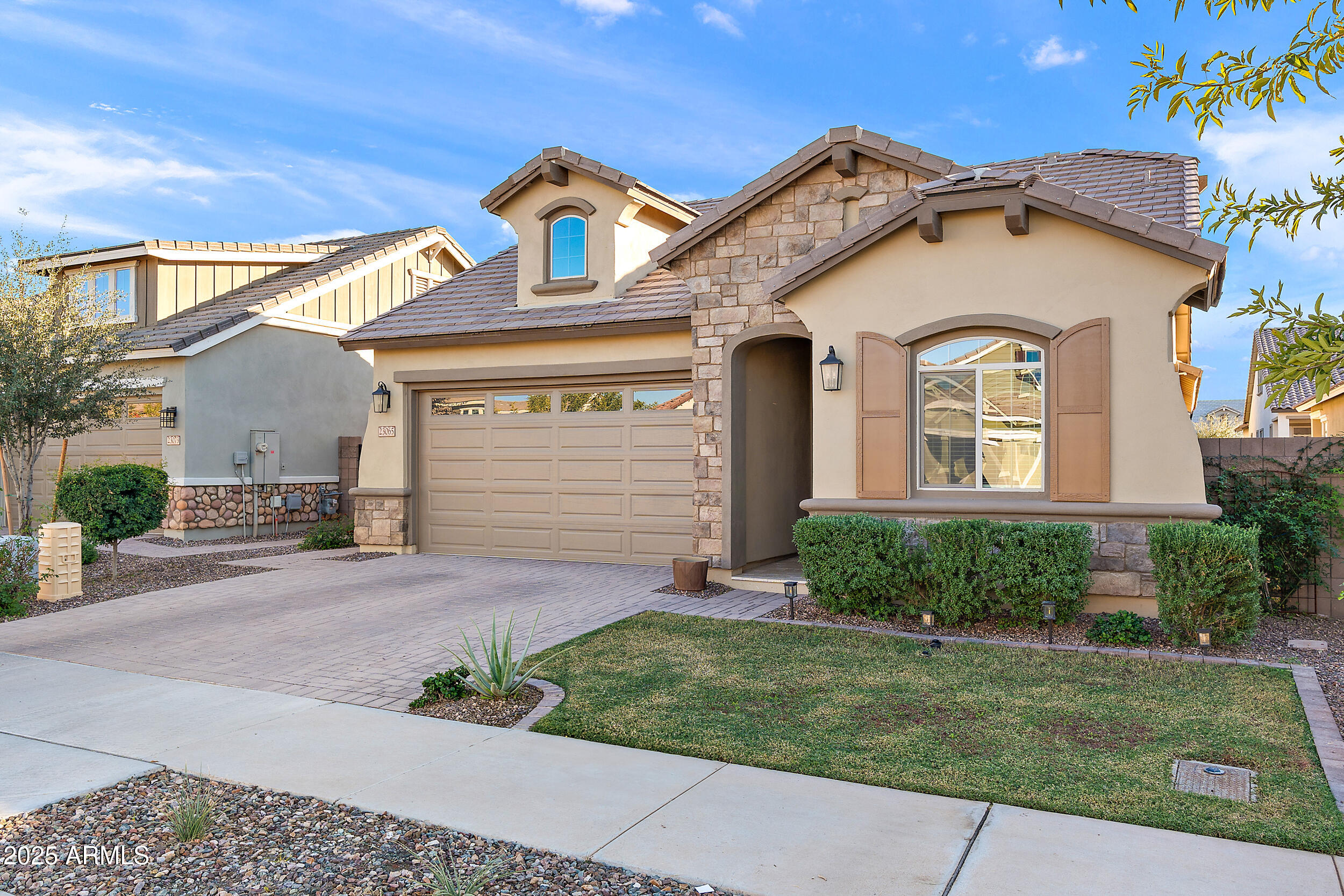 23065 E CARRIAGE Way