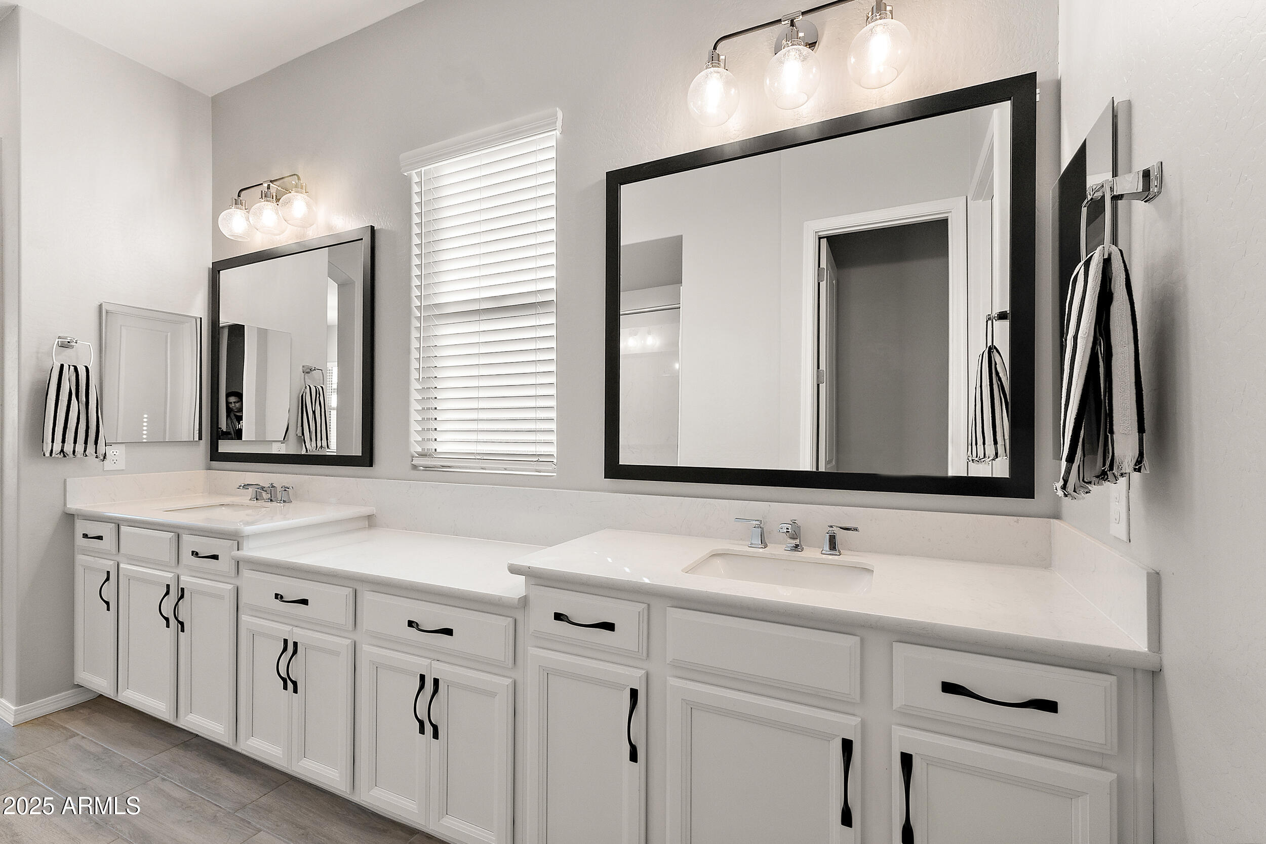 23065 E CARRIAGE Way