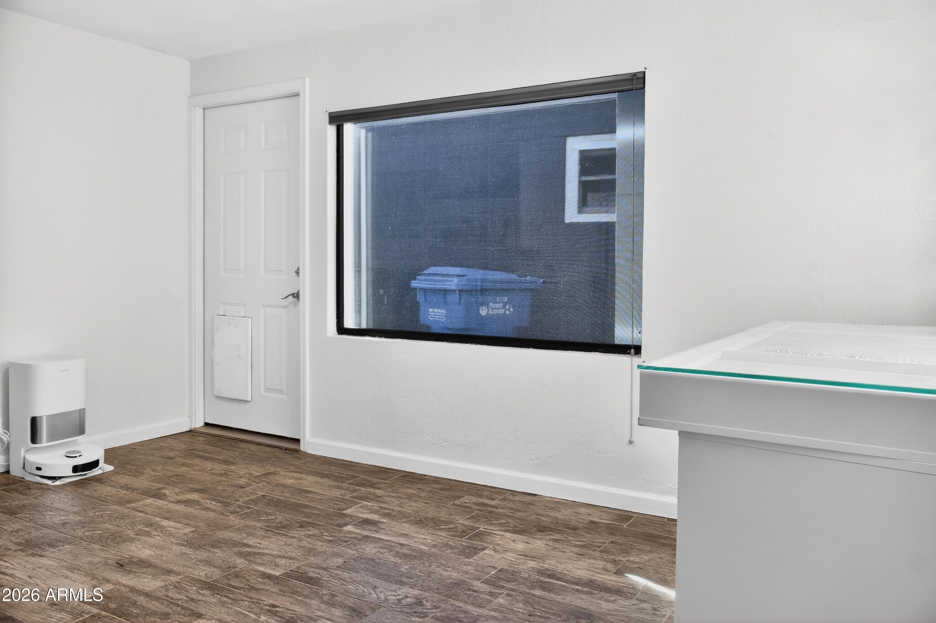 2210 E CAMBRIDGE Avenue