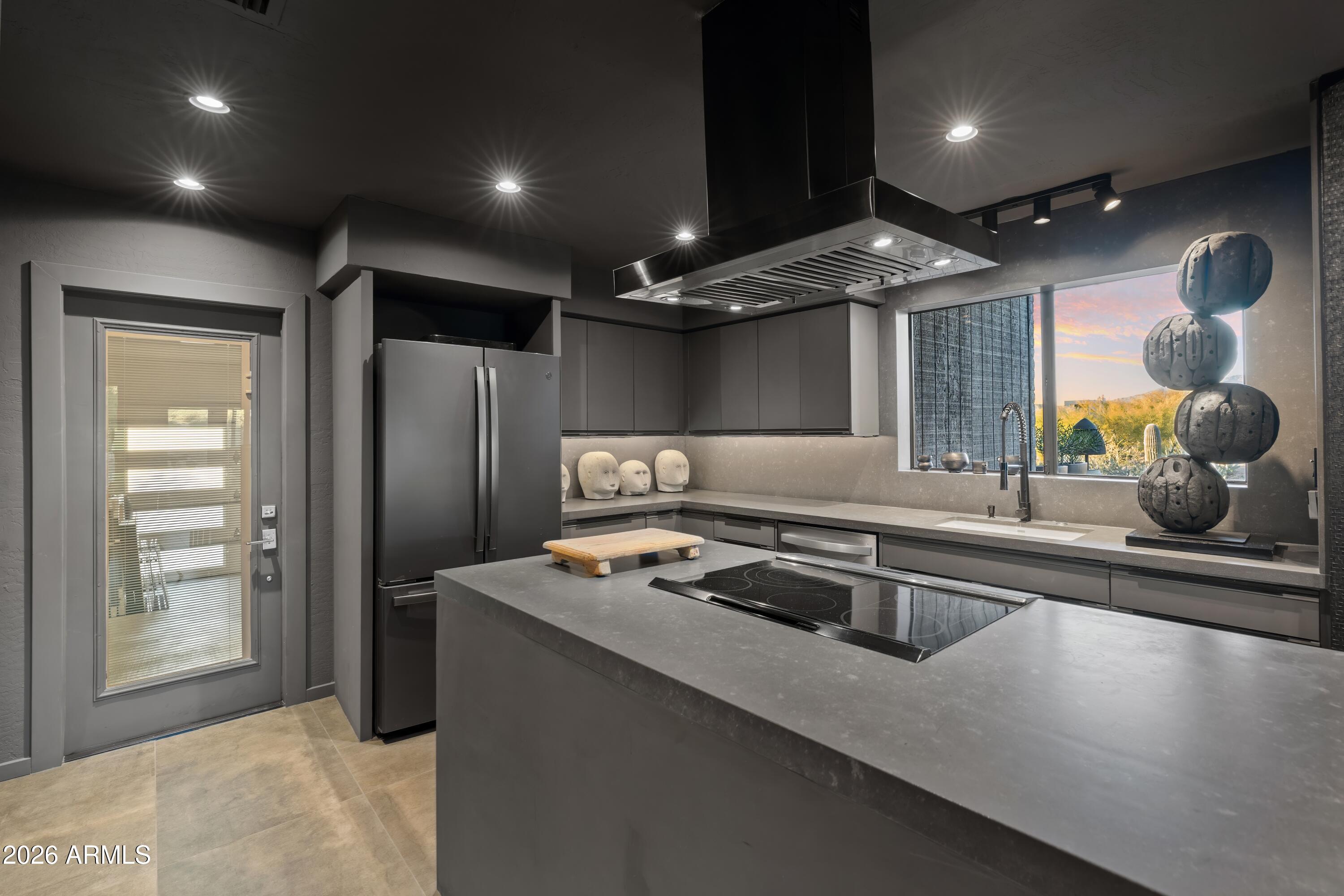 9545 E ROMPING Road 90