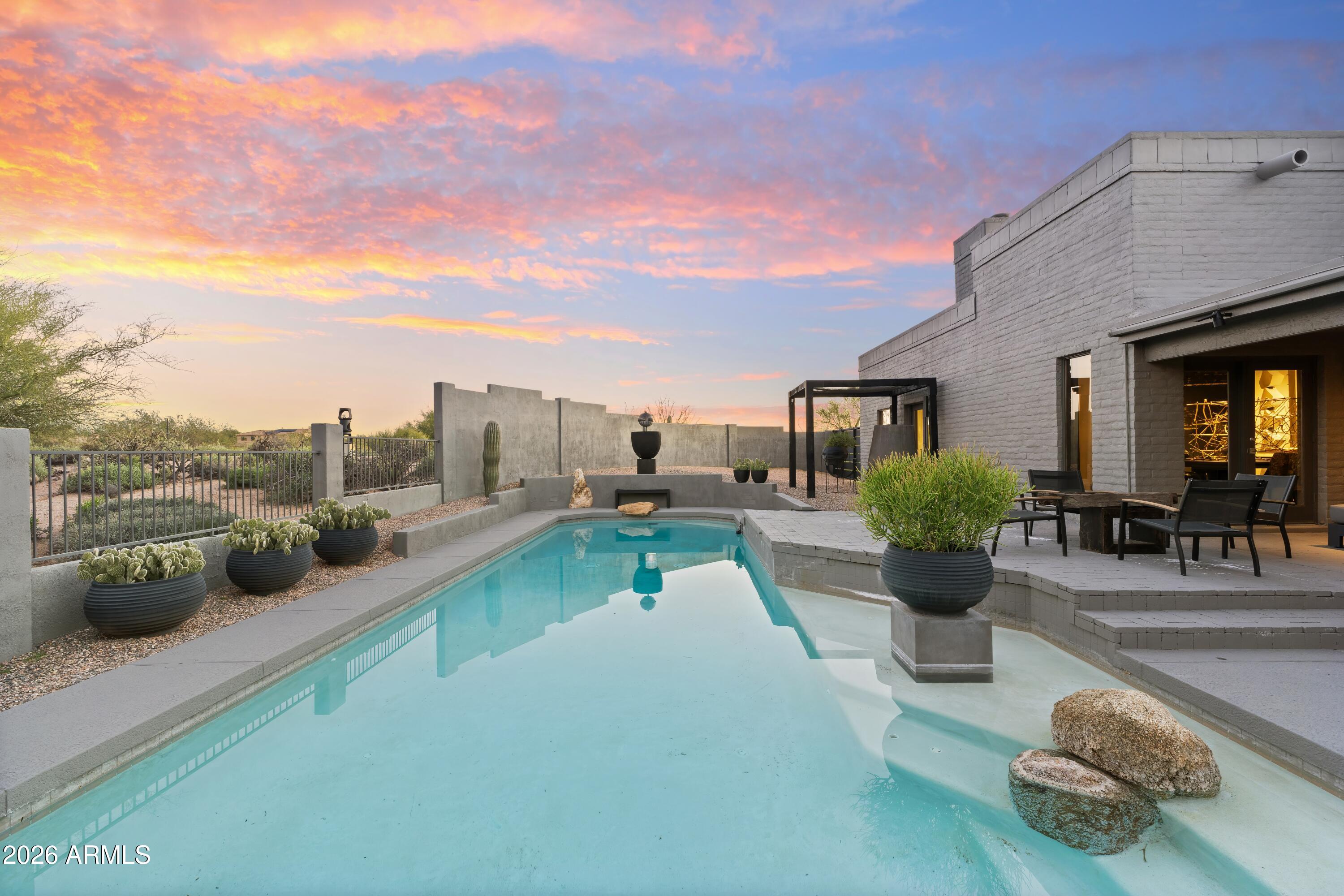 9545 E ROMPING Road 90