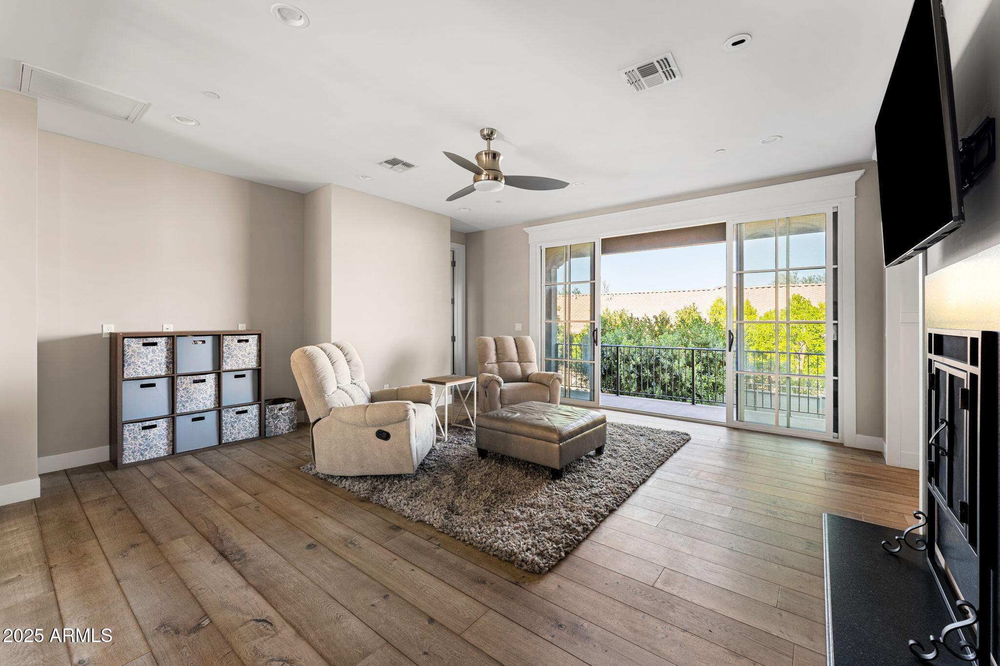 9466 E ROCKWOOD Drive