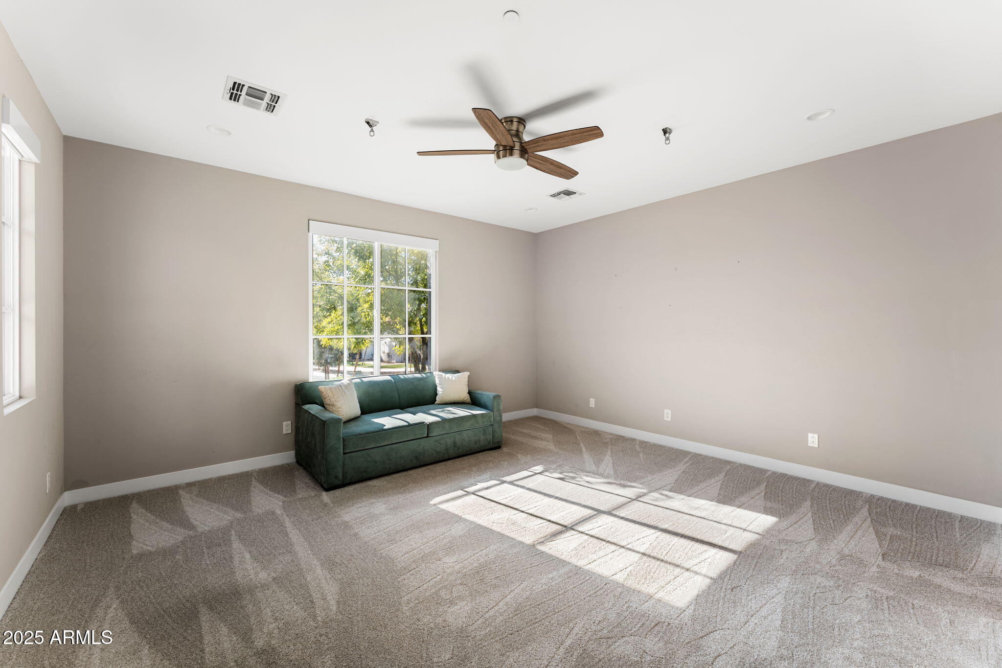 9466 E ROCKWOOD Drive