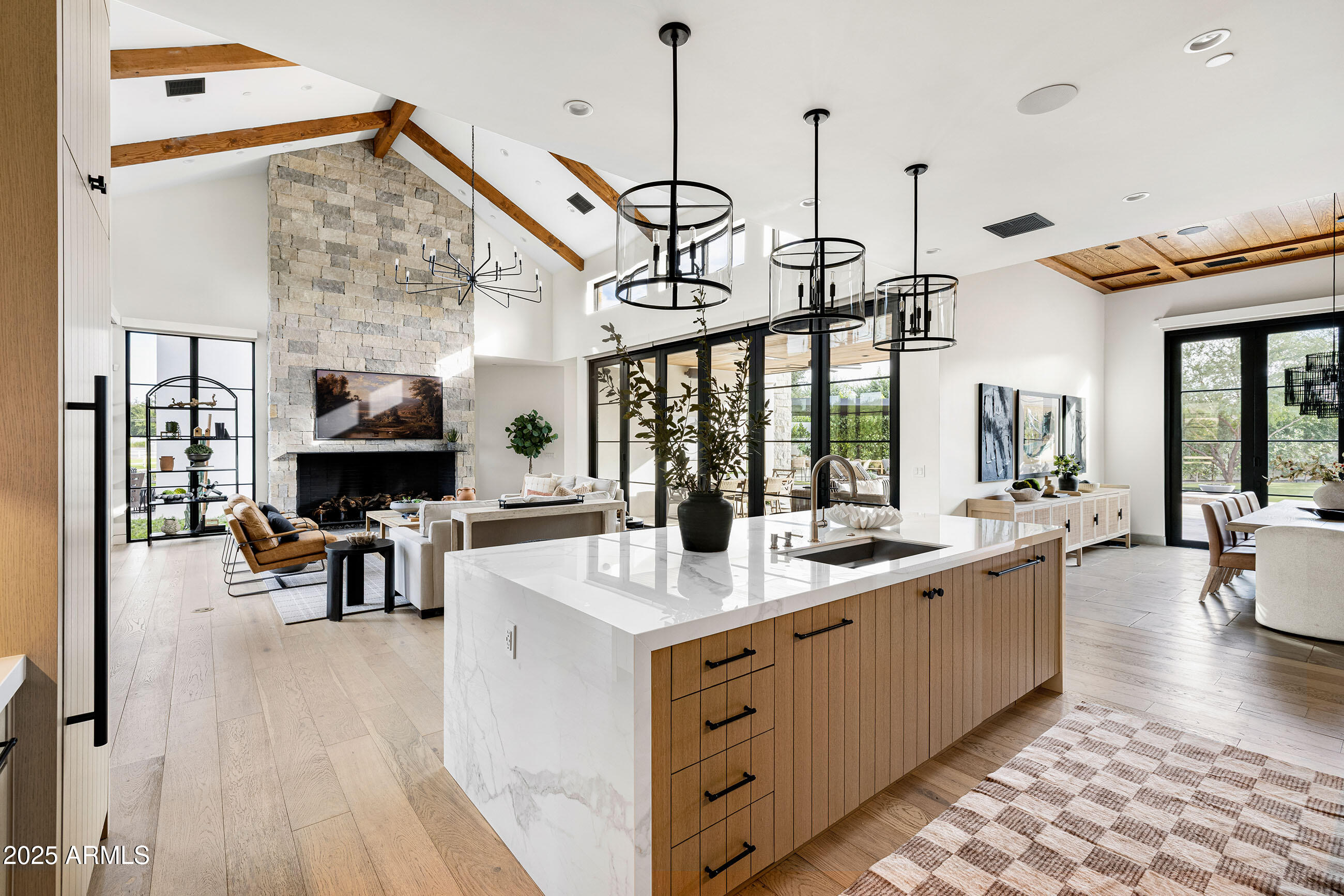 5715 E MONTEROSA Street