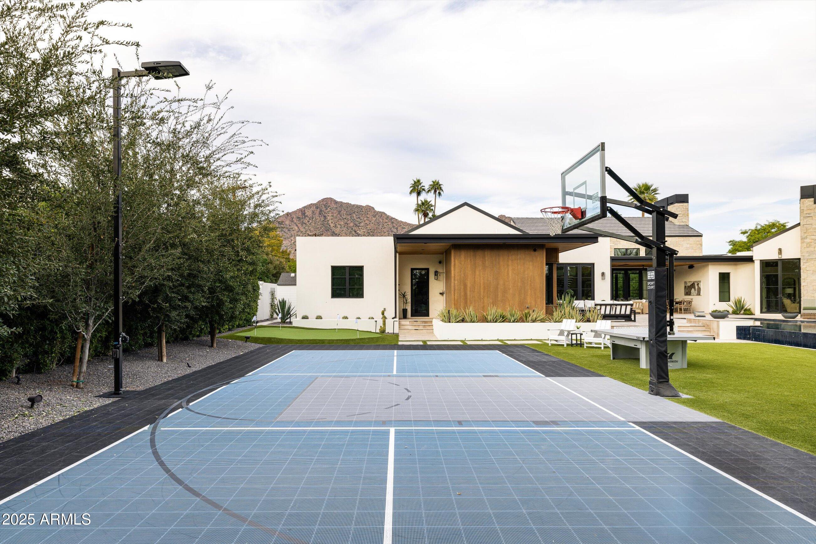 5715 E MONTEROSA Street