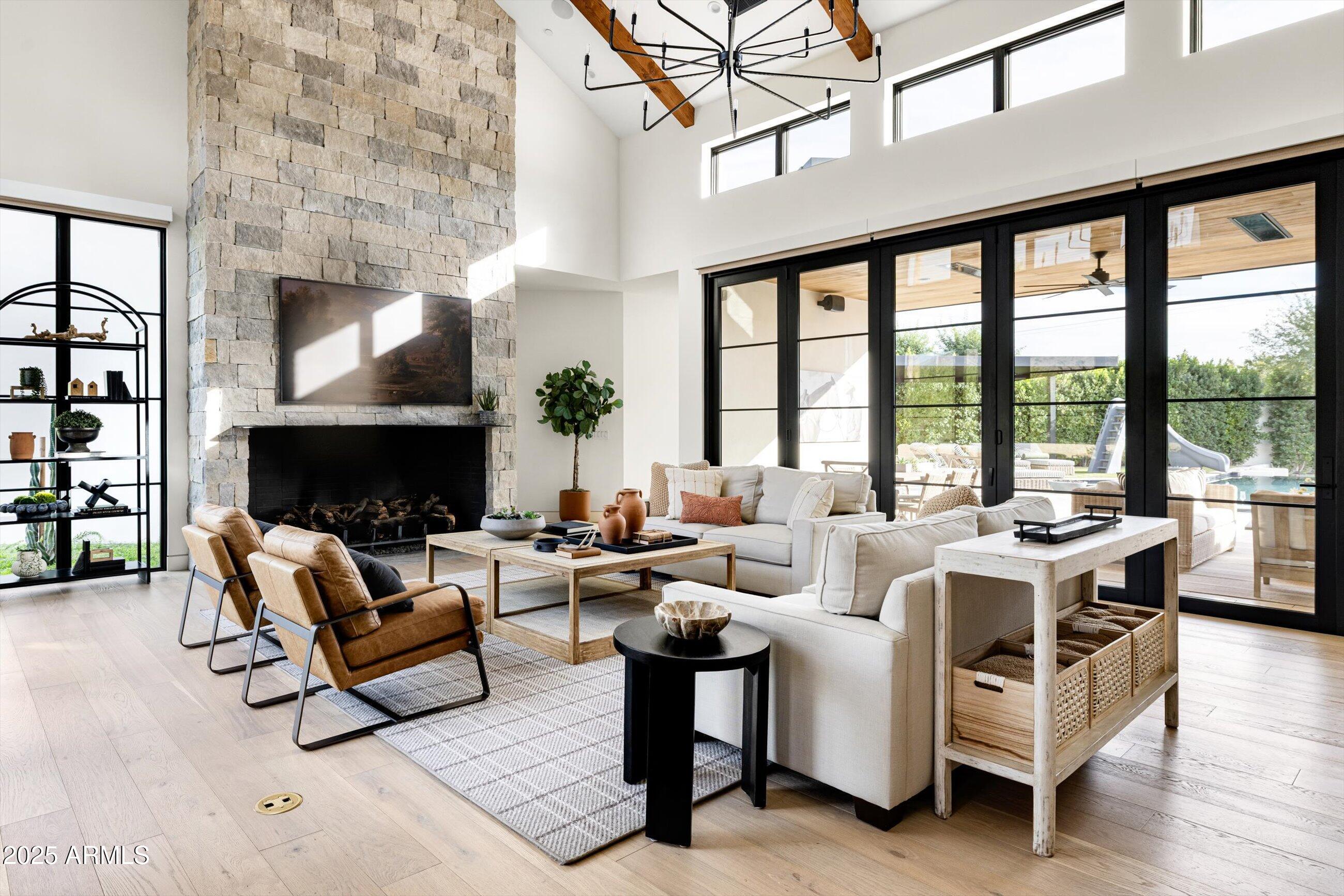 5715 E MONTEROSA Street