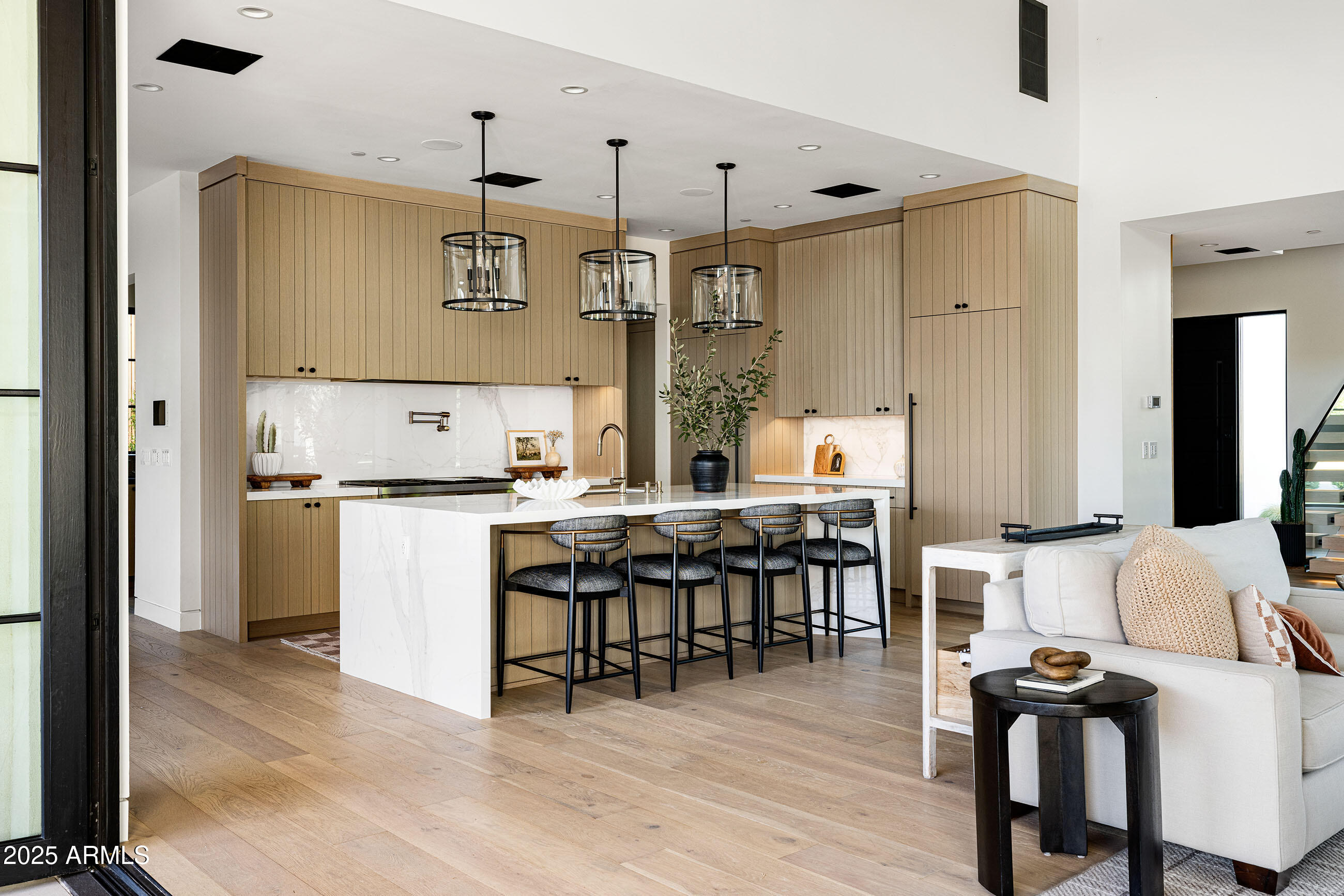 5715 E MONTEROSA Street