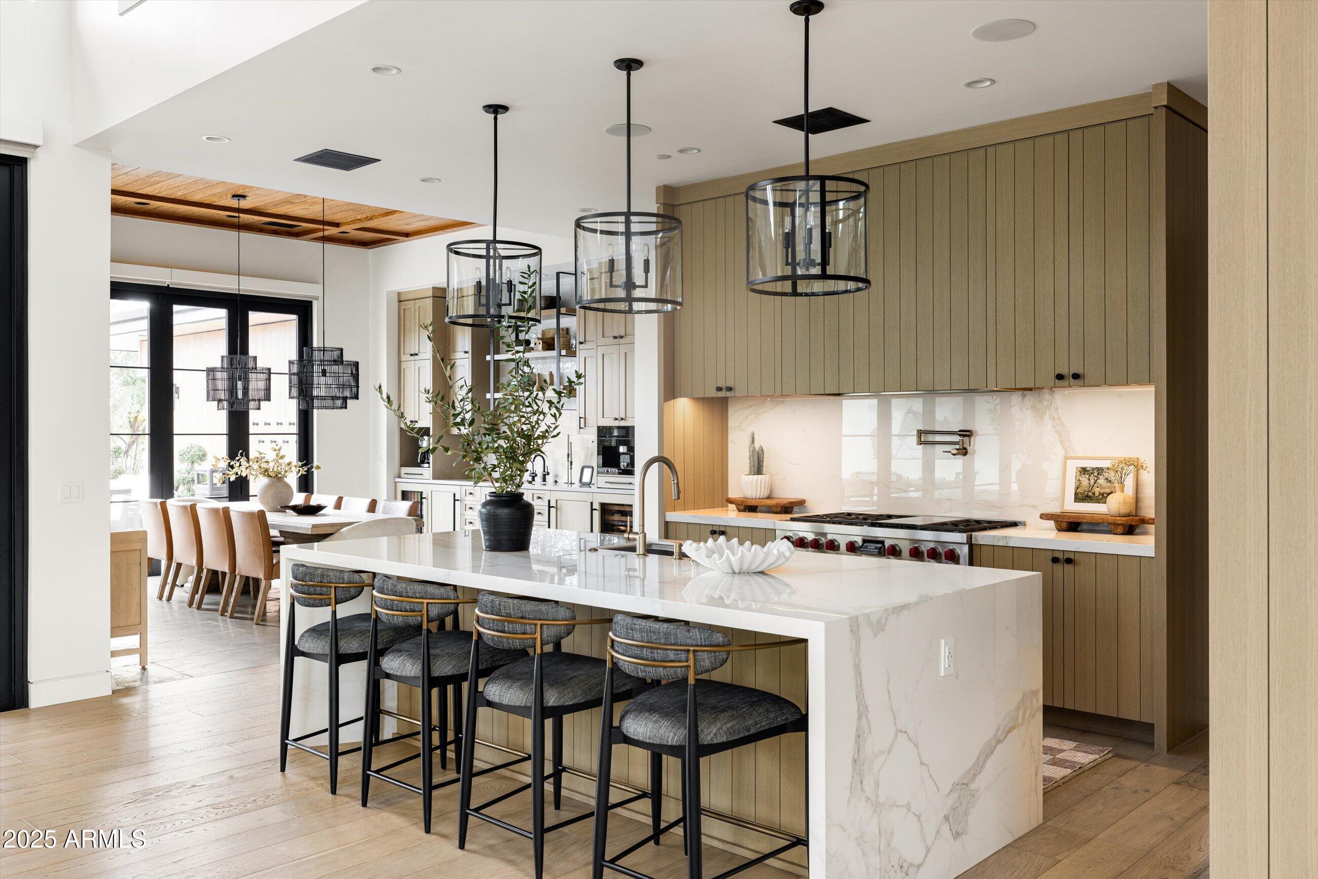 5715 E MONTEROSA Street