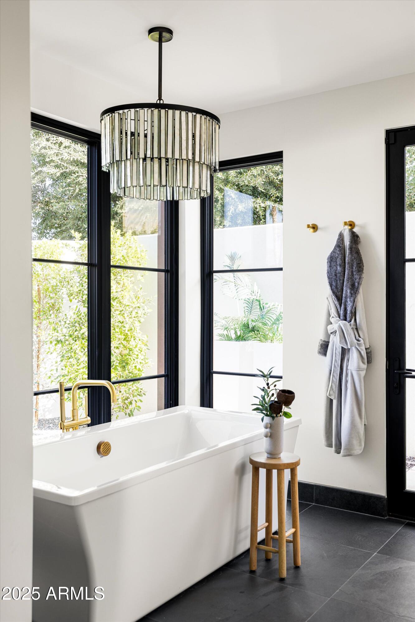 5715 E MONTEROSA Street