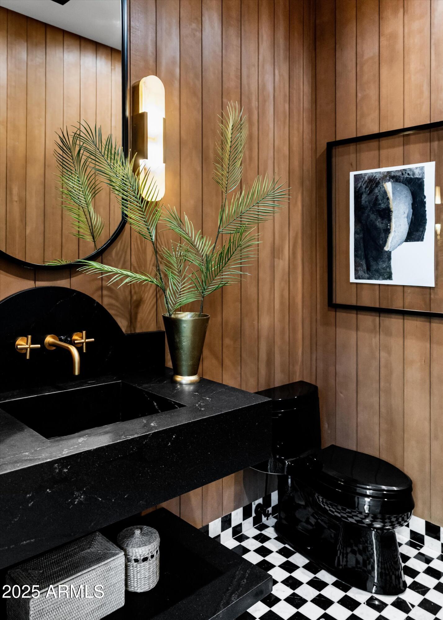 5715 E MONTEROSA Street