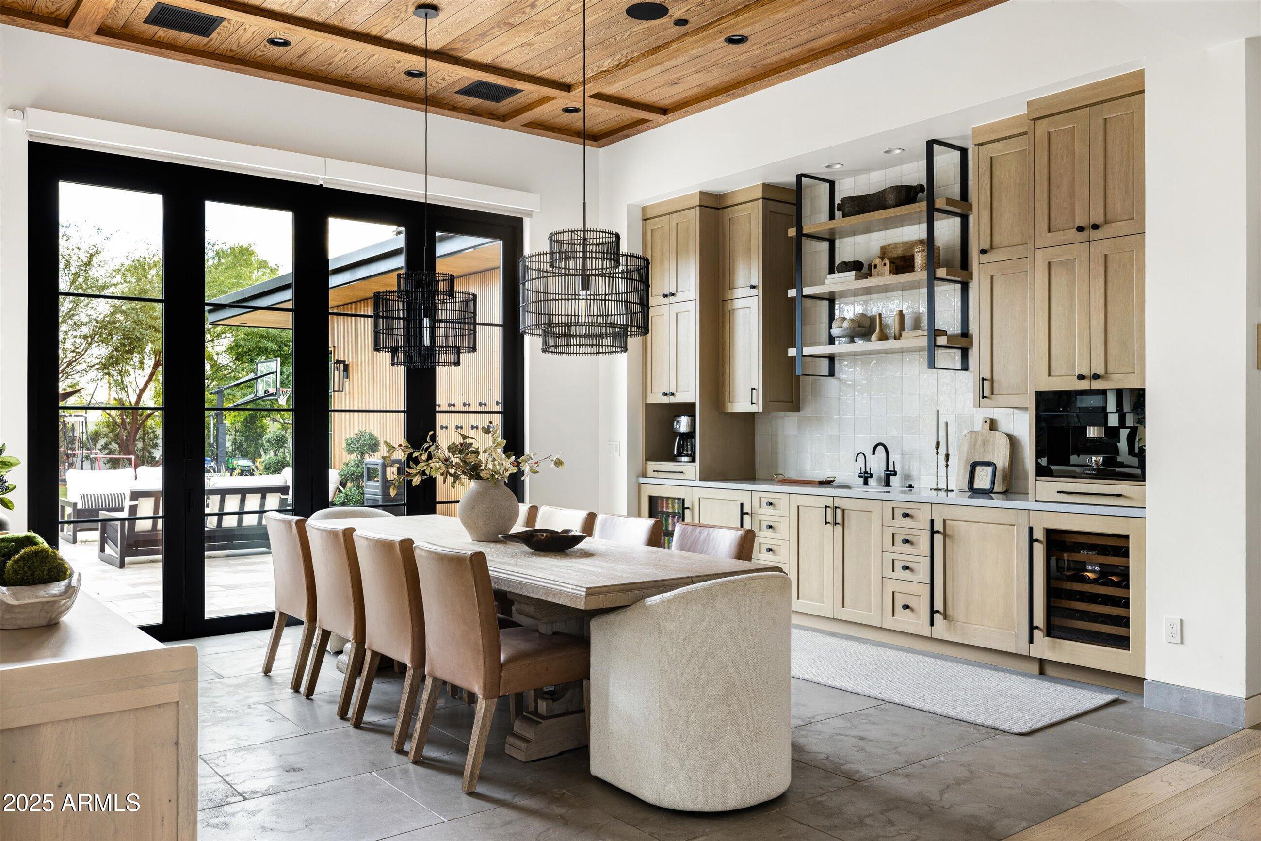 5715 E MONTEROSA Street