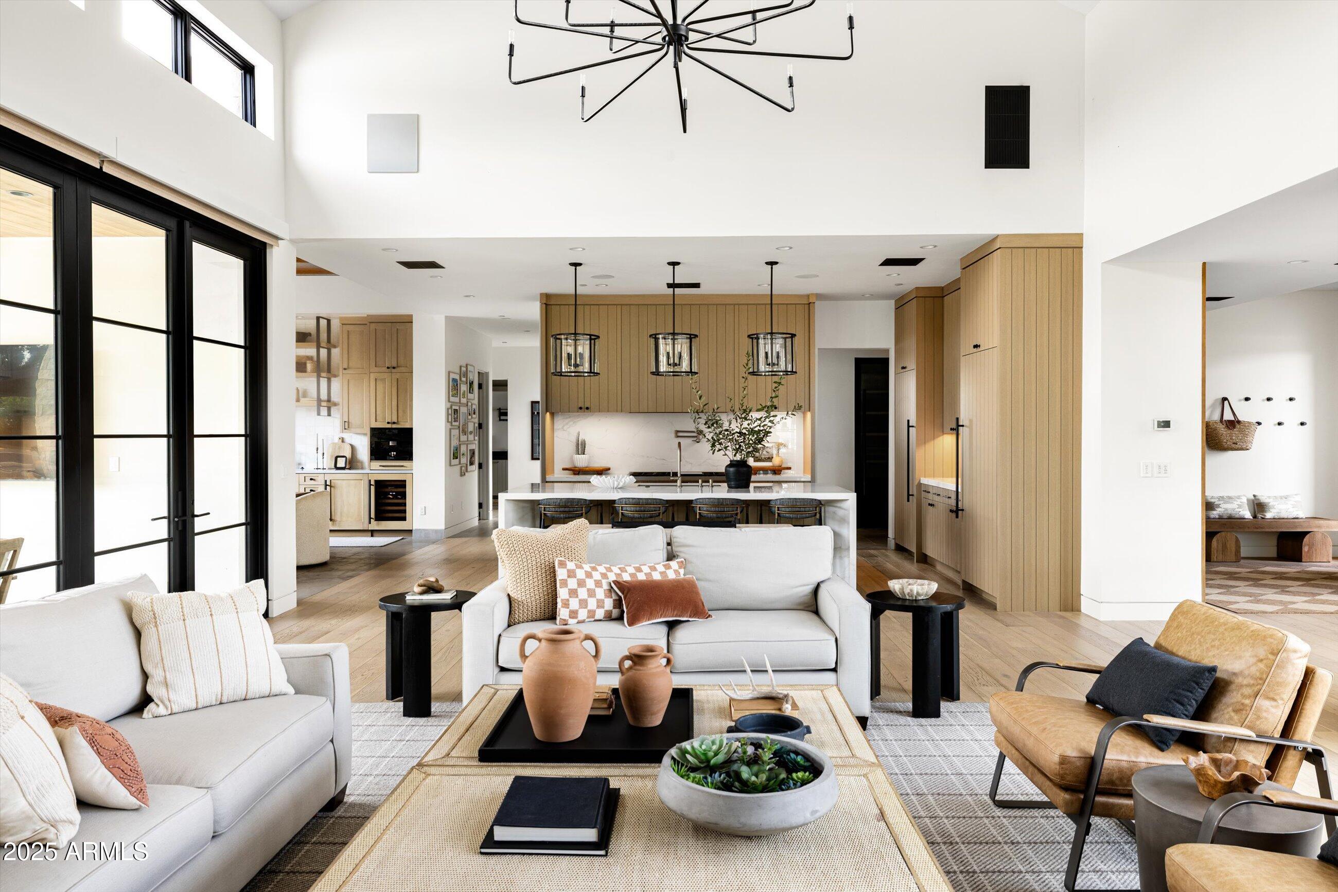 5715 E MONTEROSA Street