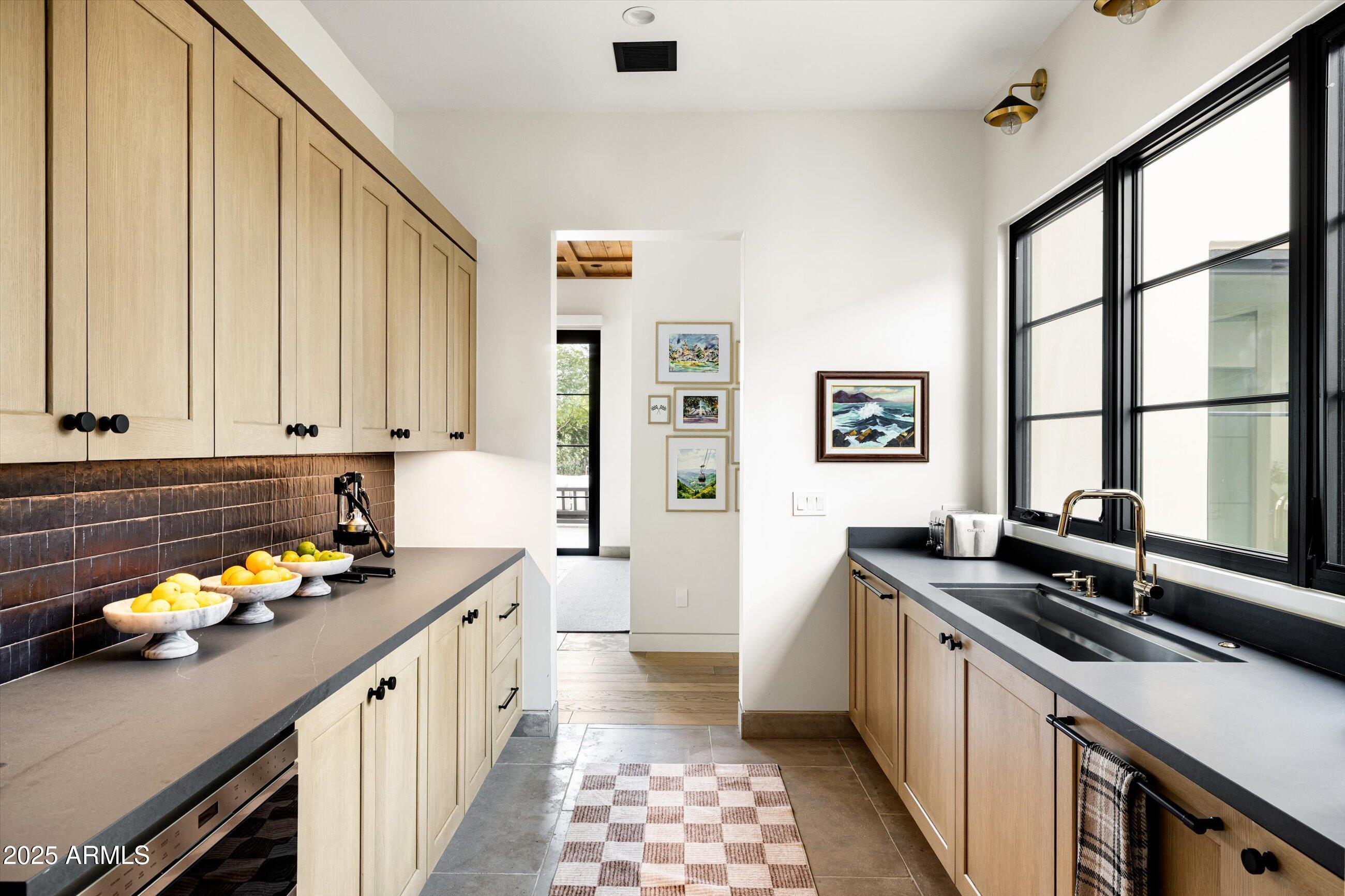 5715 E MONTEROSA Street