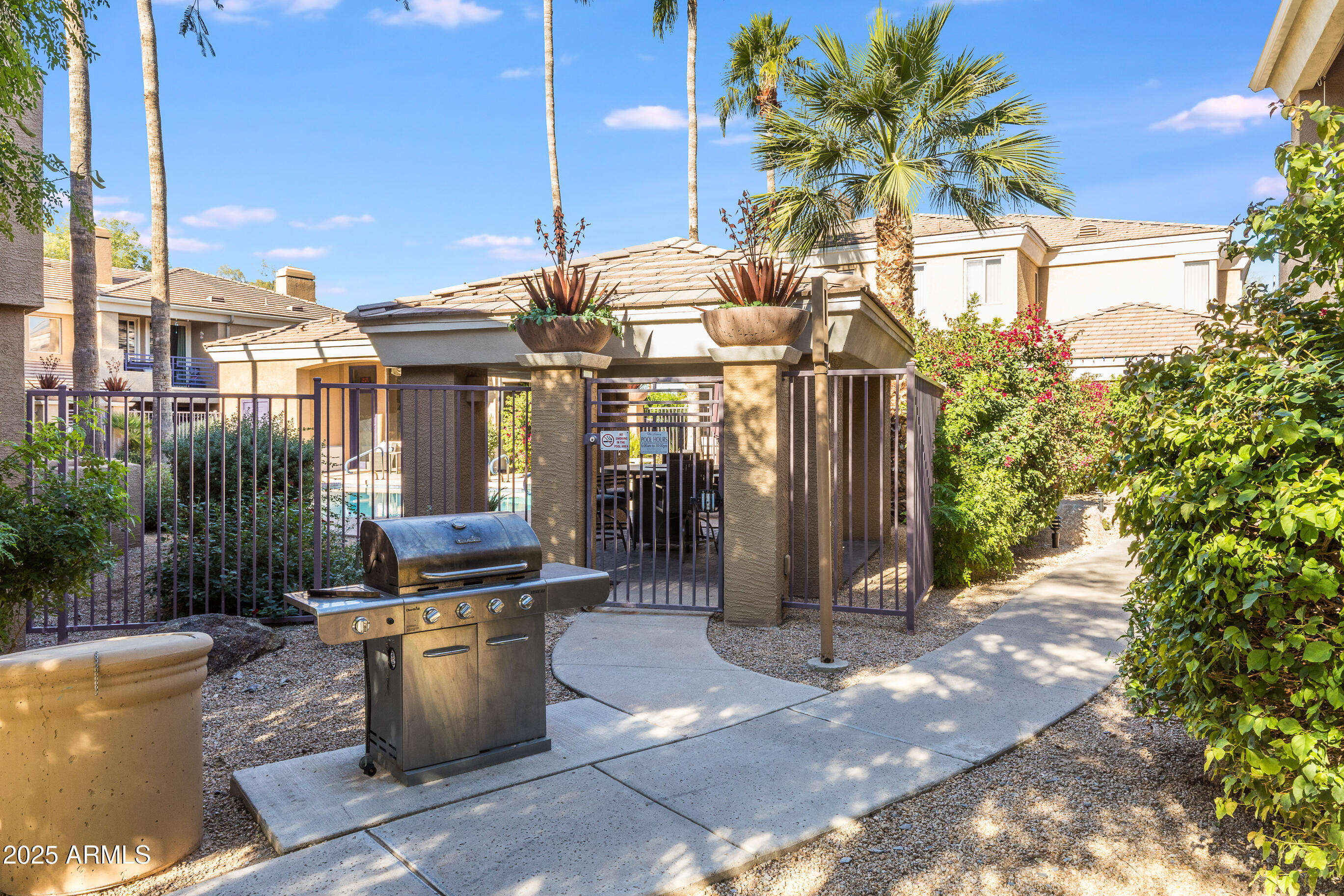 1411 E ORANGEWOOD Avenue 239