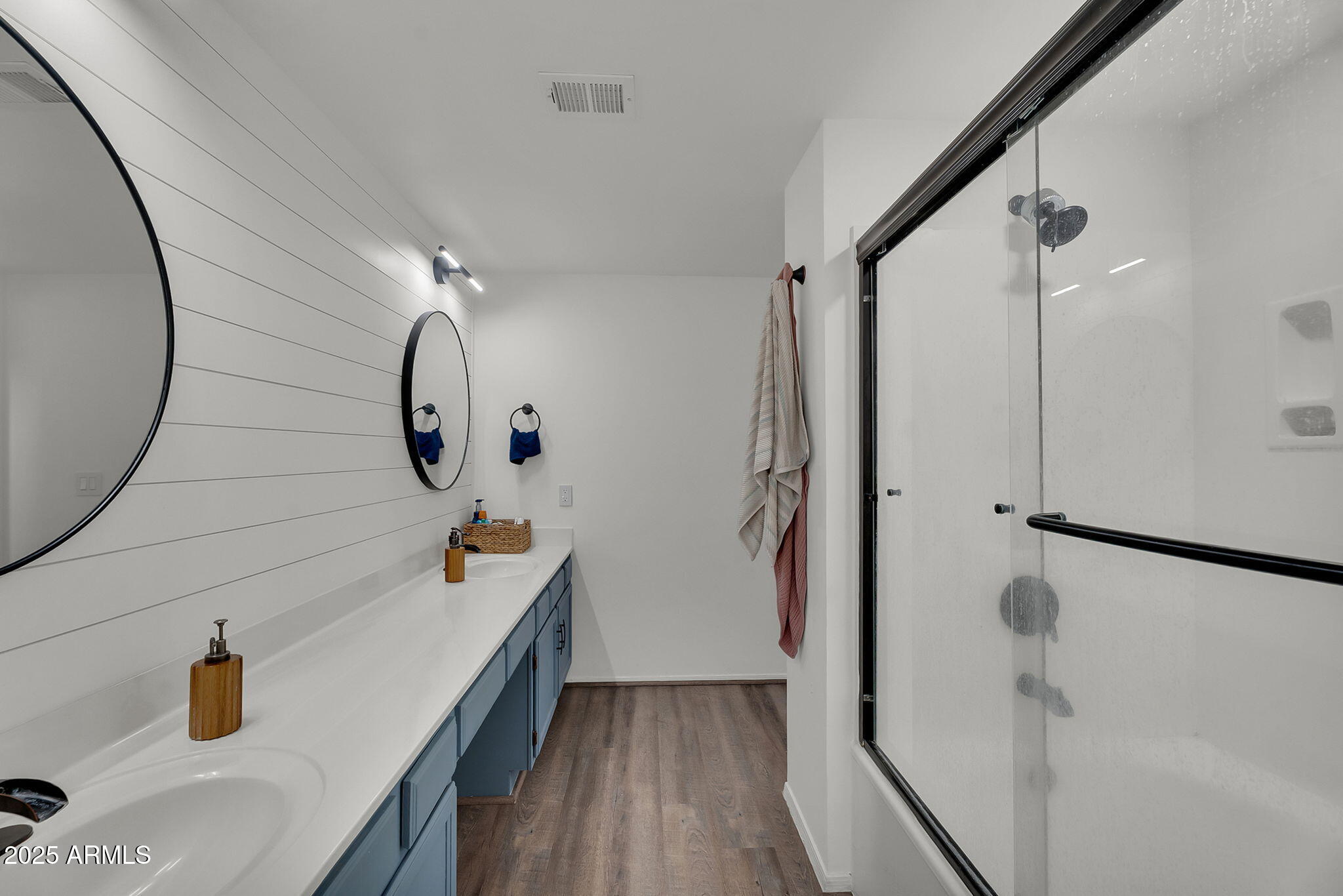 2345 W SHAWNEE Drive