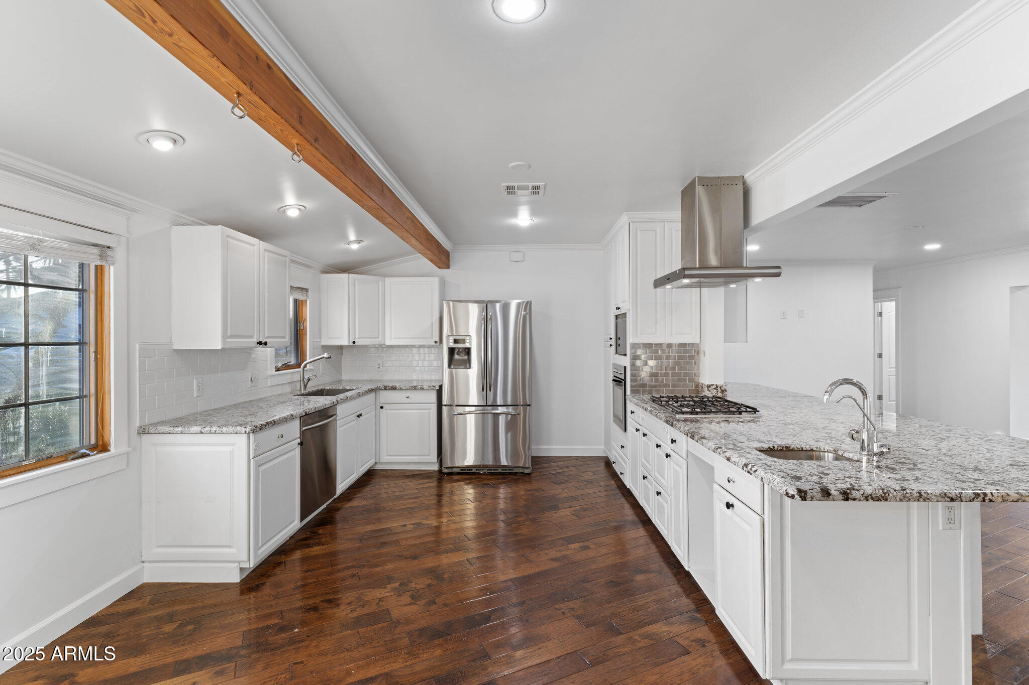 5328 E PINCHOT Avenue