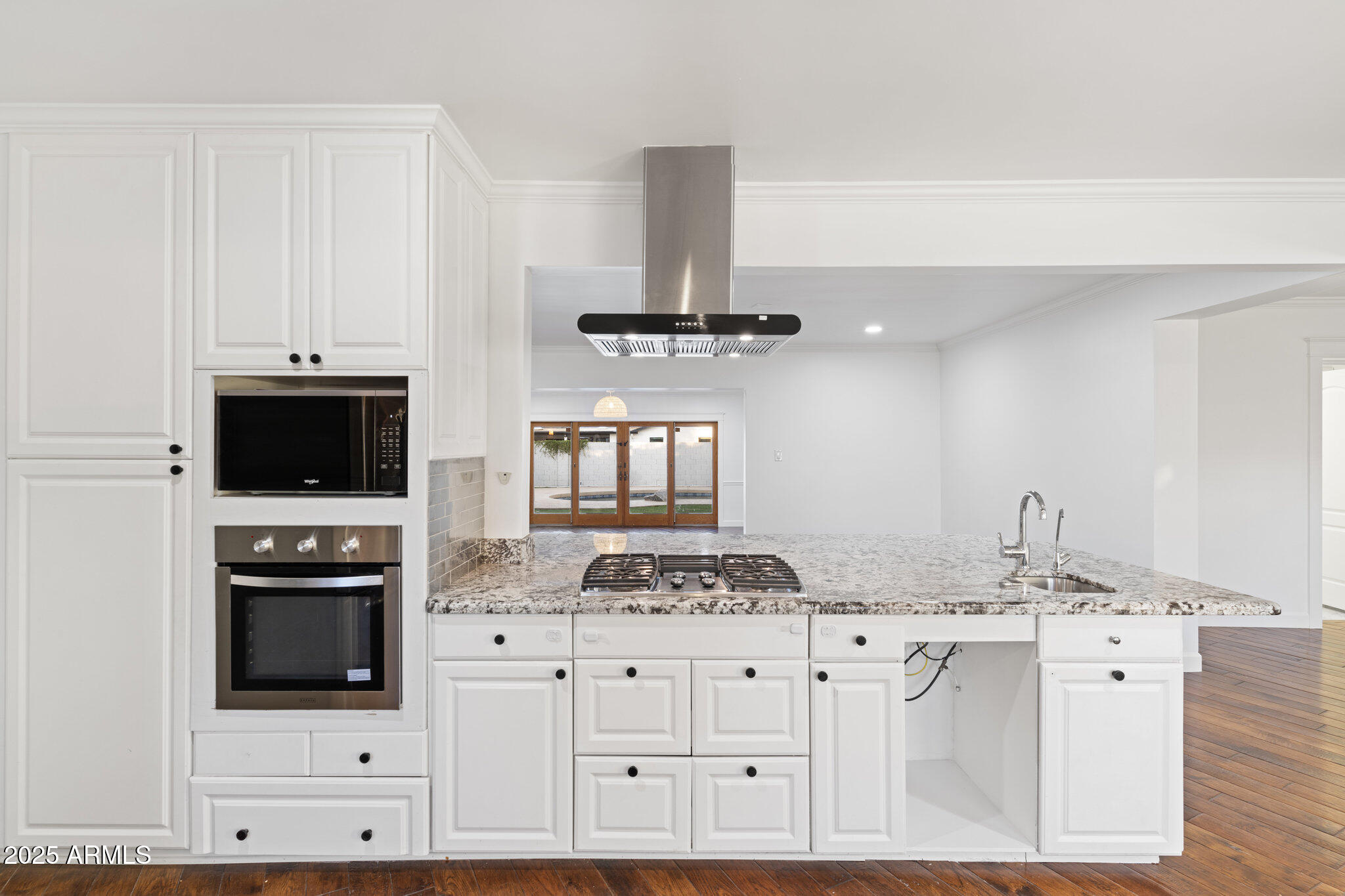 5328 E PINCHOT Avenue