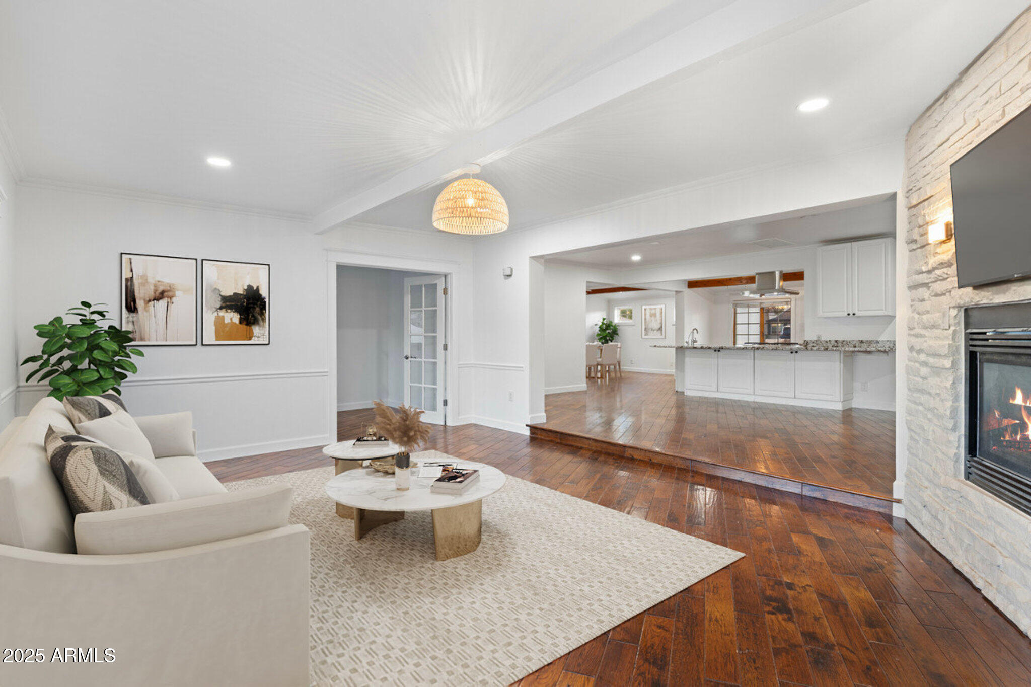 5328 E PINCHOT Avenue