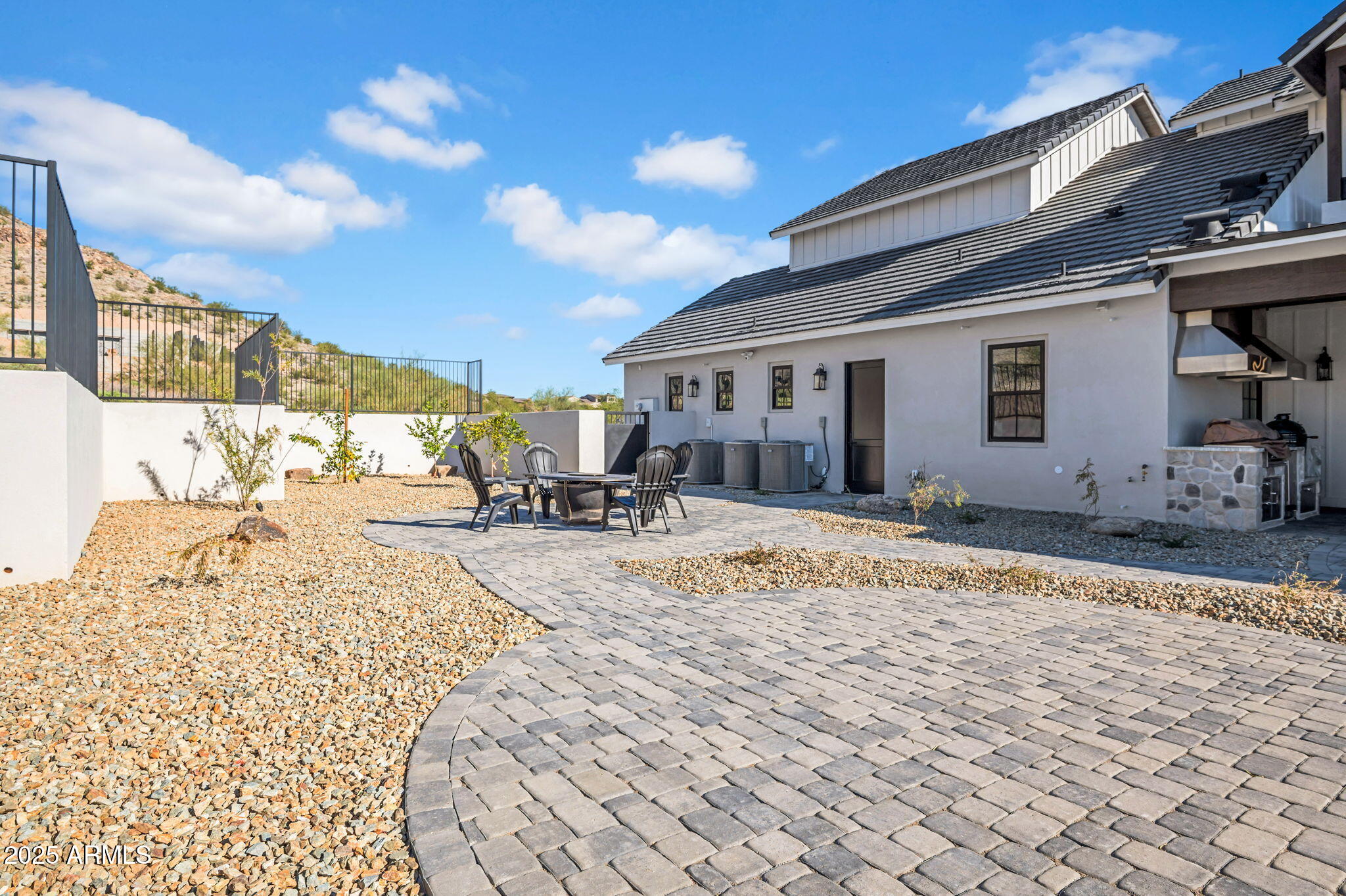 21071 W CANYON Drive