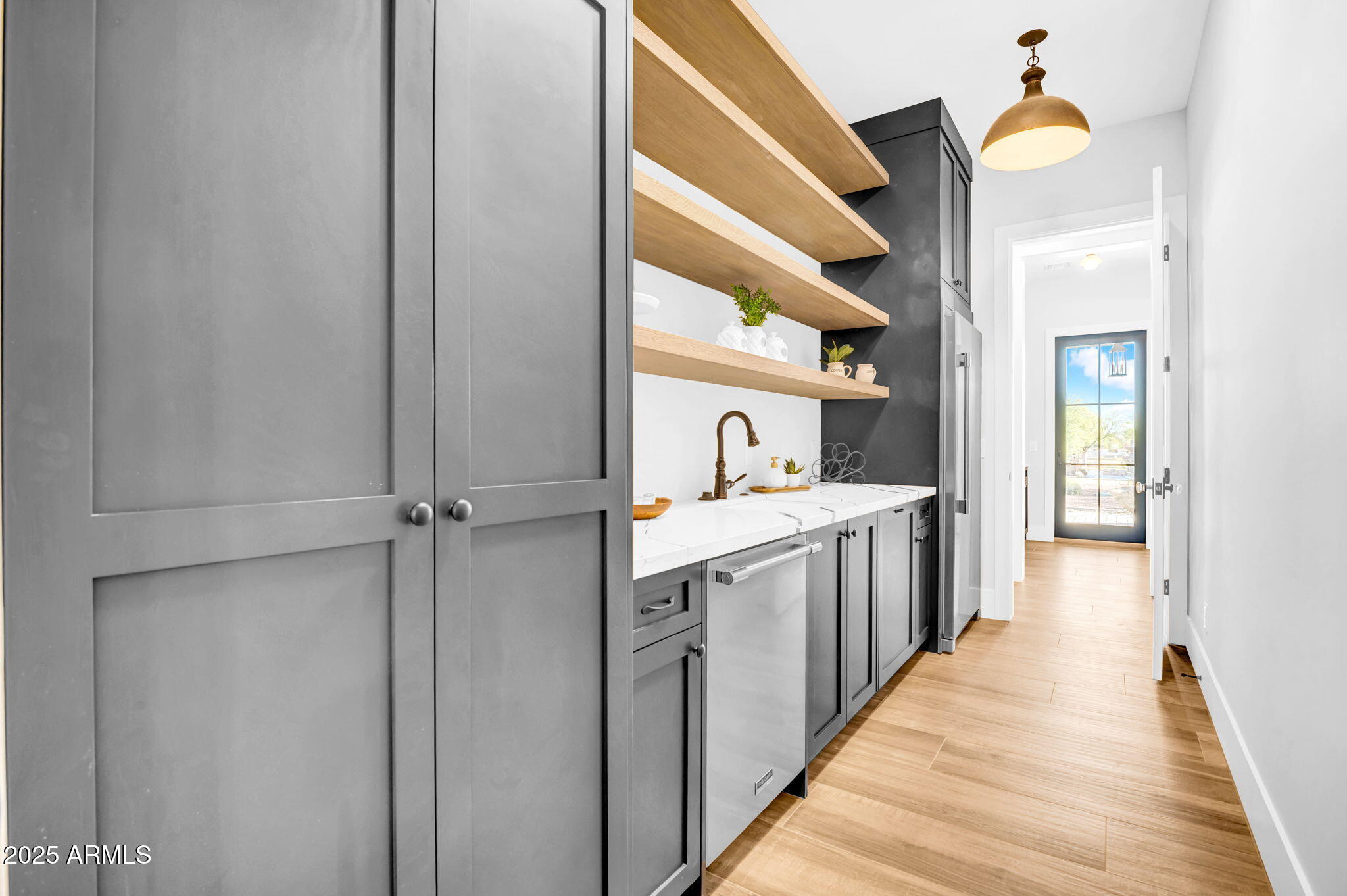 21071 W CANYON Drive