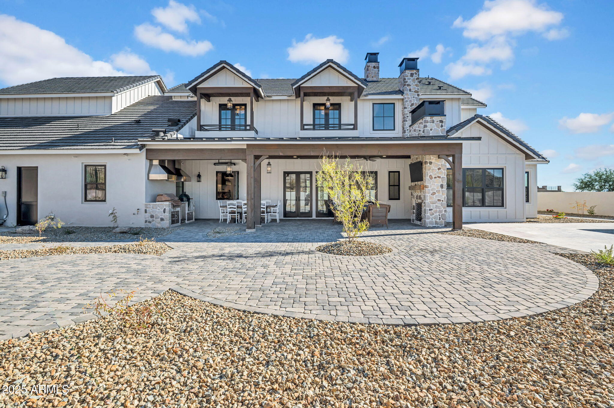 21071 W CANYON Drive