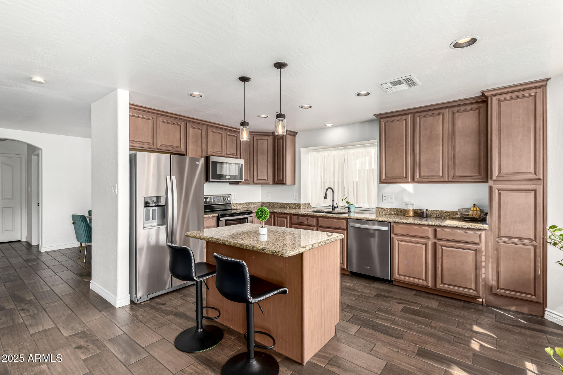 729 E GLENHAVEN Drive