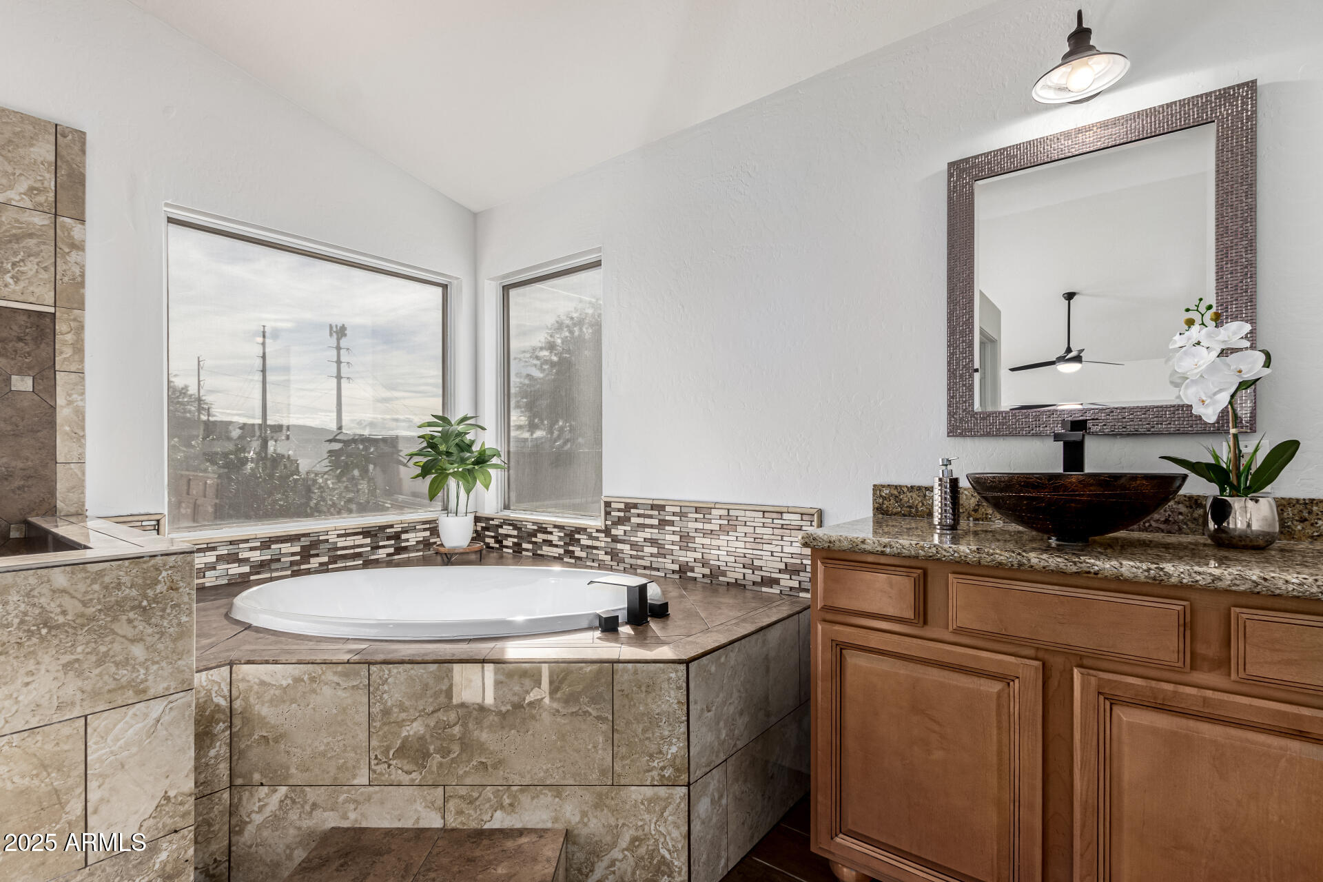 729 E GLENHAVEN Drive