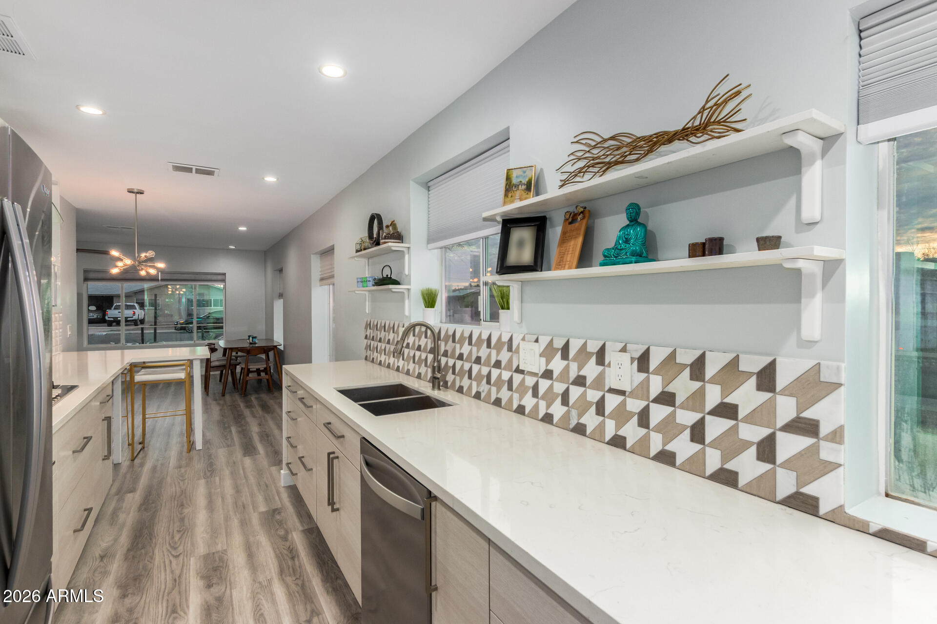 1328 E WELDON Avenue