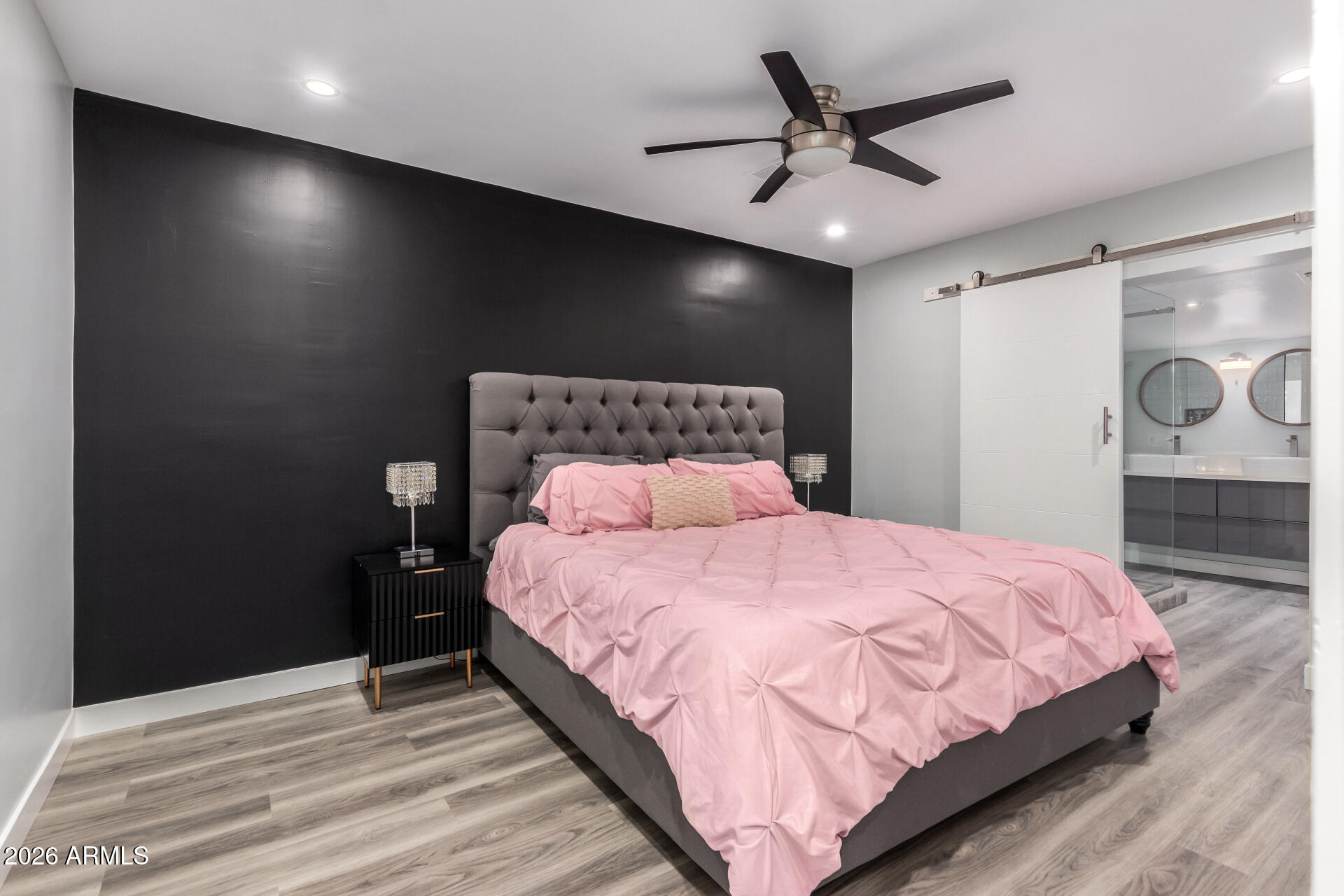 1328 E WELDON Avenue