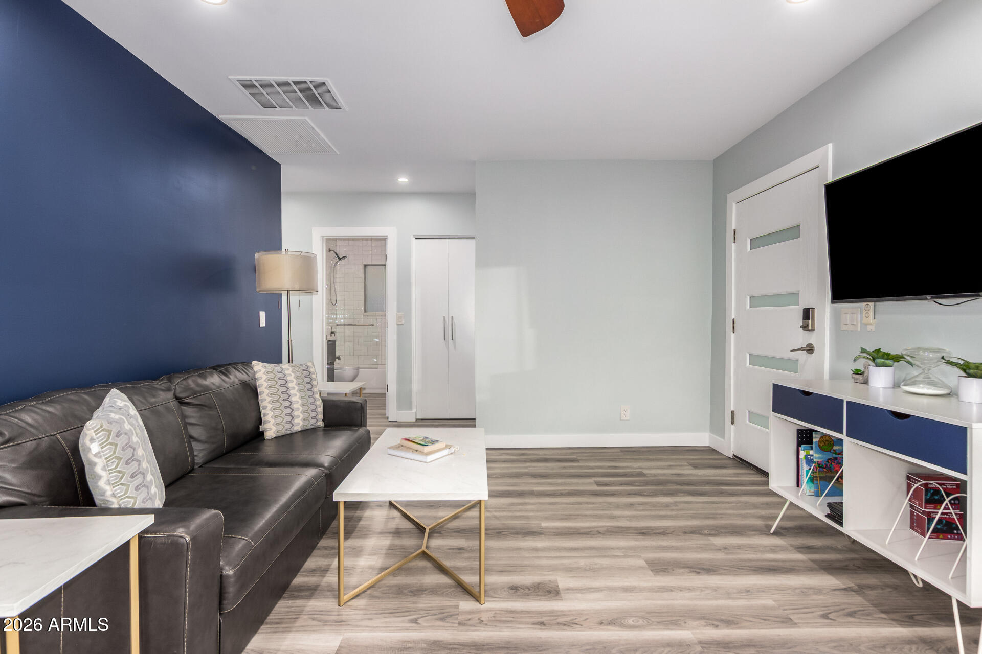 1328 E WELDON Avenue