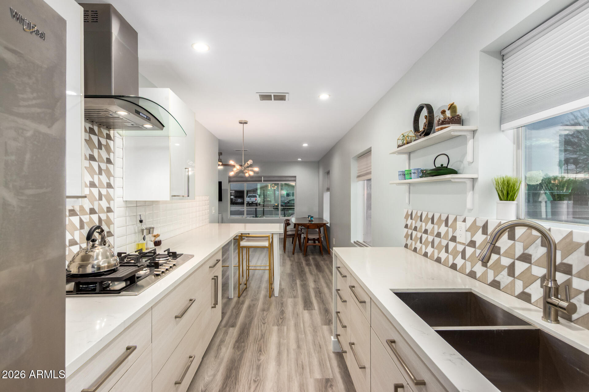 1328 E WELDON Avenue