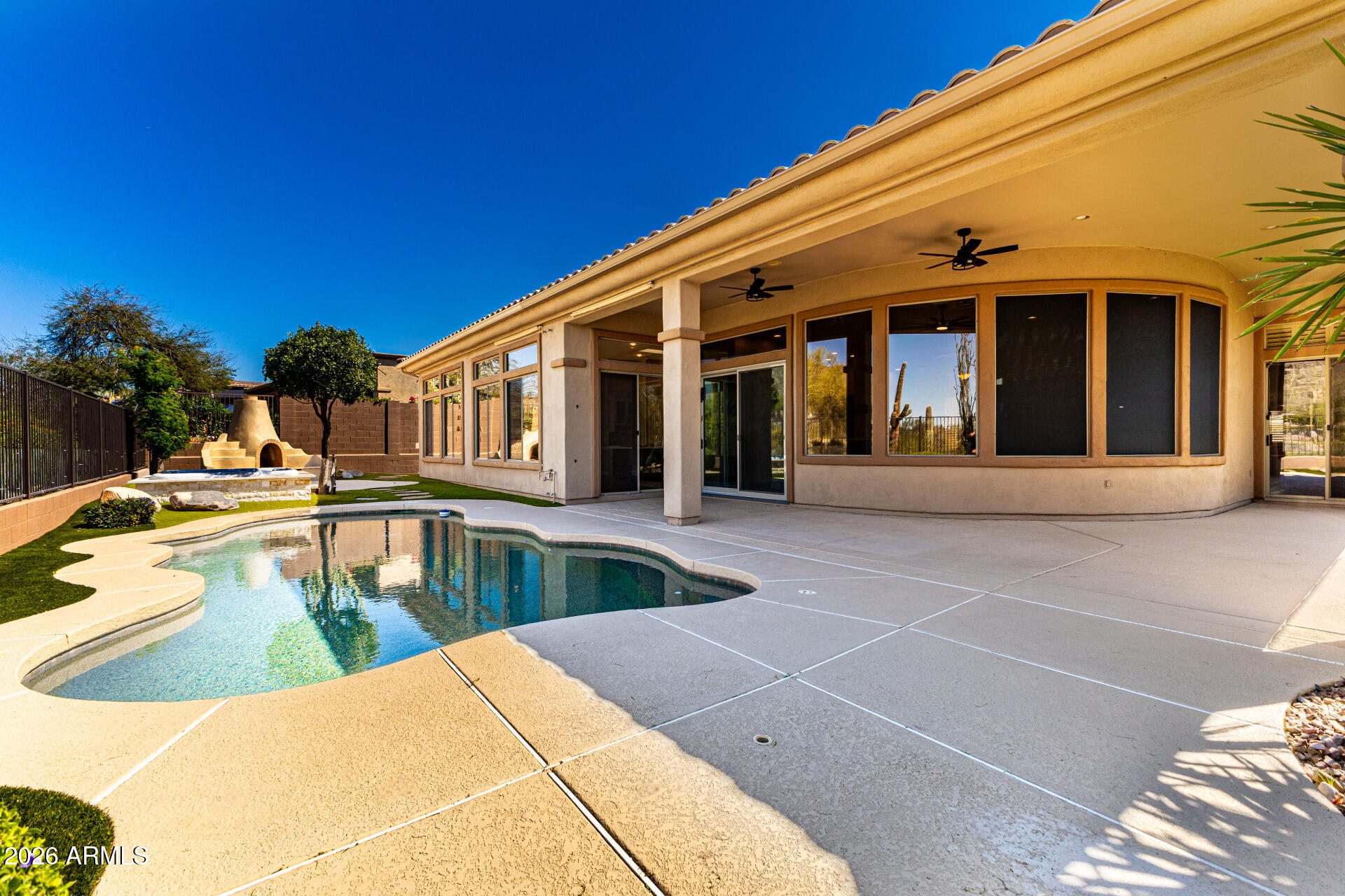 2302 W HAZELHURST Drive